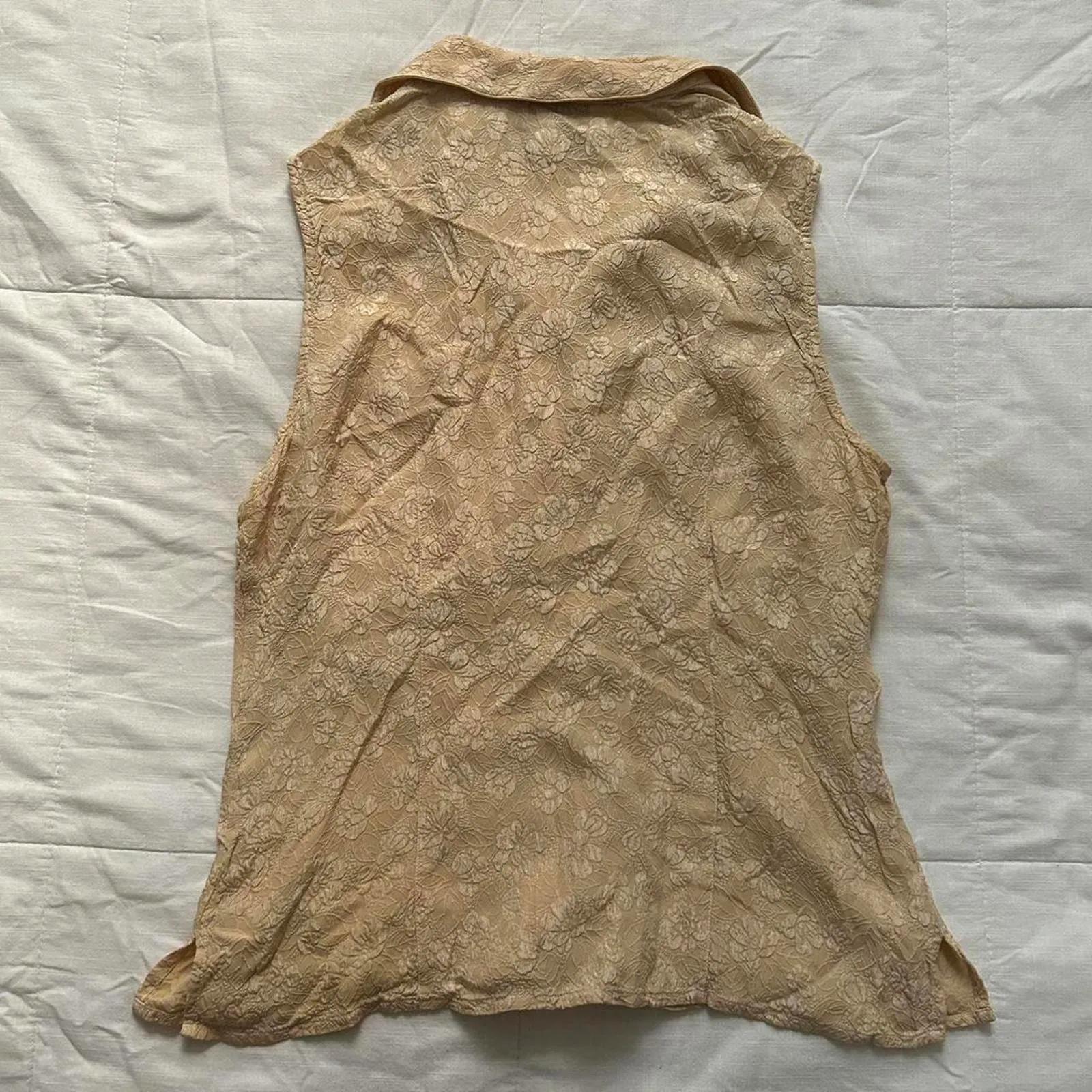 Vintage textured floral jacquard silk sleeveless butter yellow tan blouse Size M - Image 5