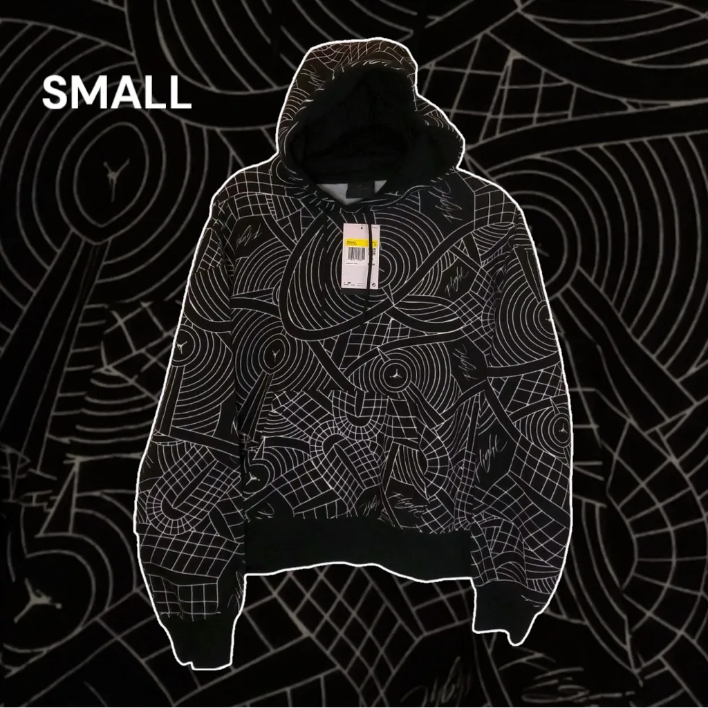 •NWT• Air Jordan women’s Small oversized cropped hoodie in Black - Image 4