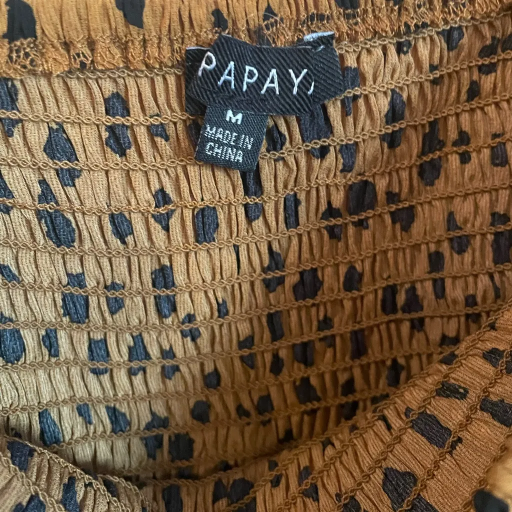 Papaya Leopard Print Smocked Cropped Blouse Size Medium Juniors - Image 2
