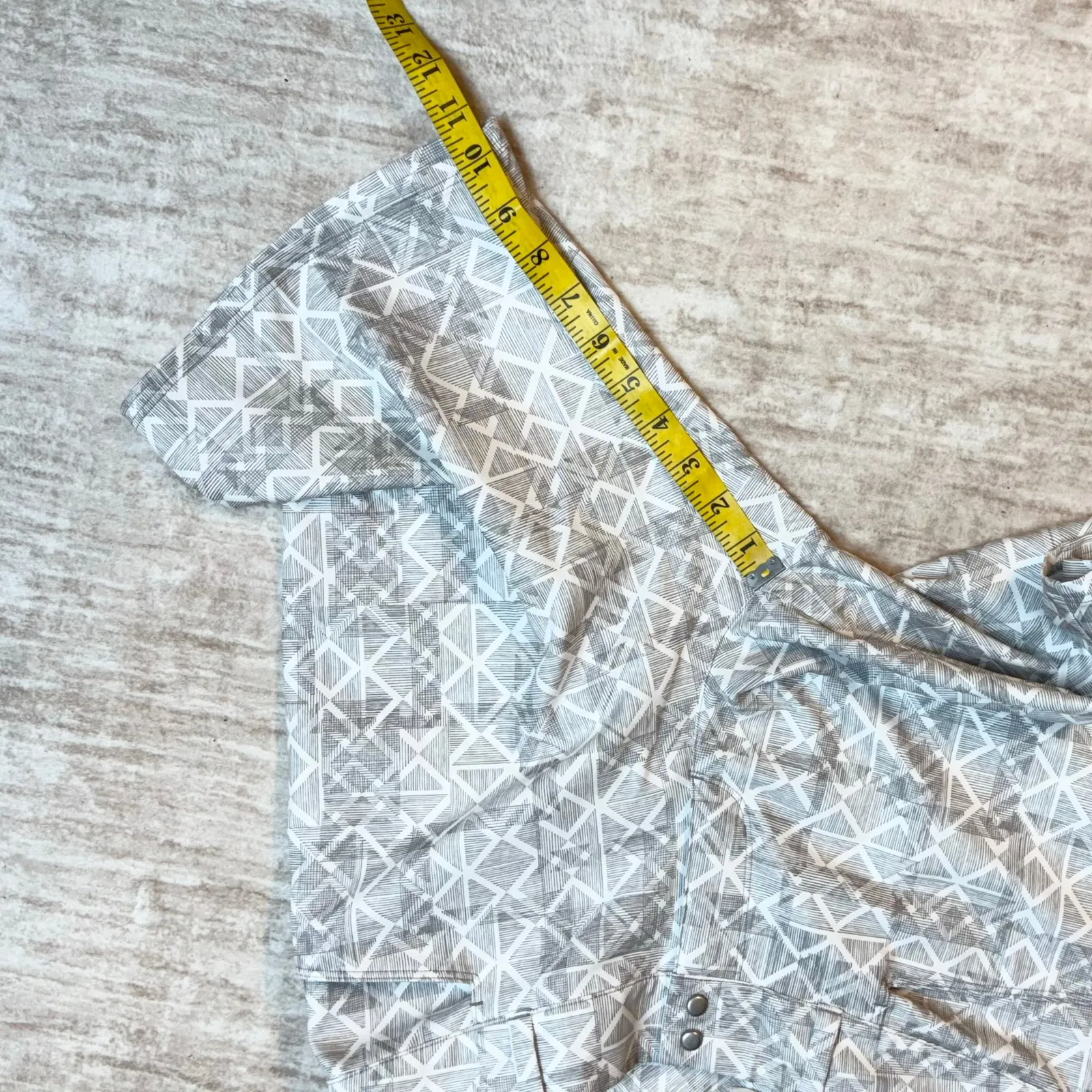 Adidas Womens 6 Gray Geometric Print Bermuda Shorts Golf Athletic Sporty Pockets - Image 4