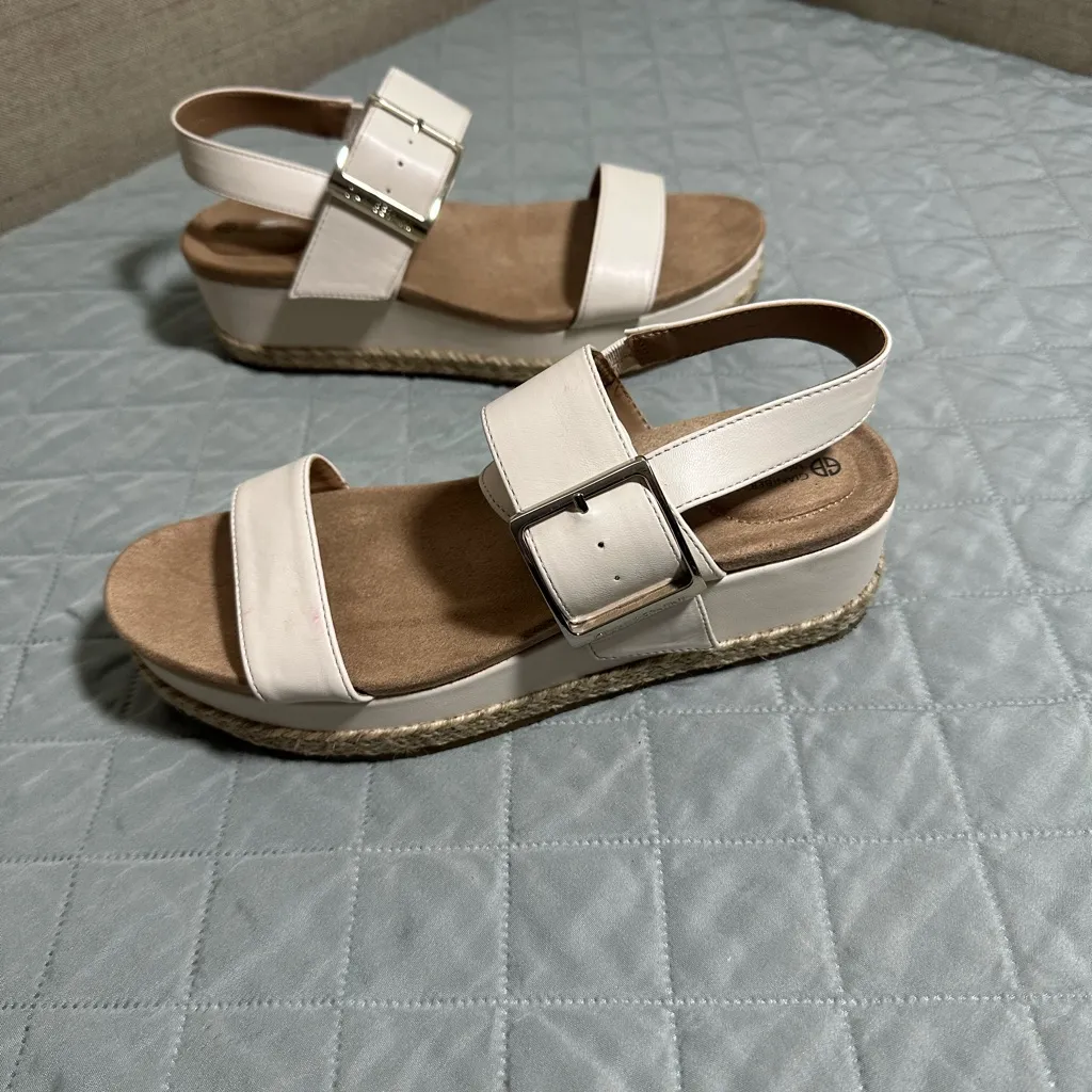 Giani Bernini Cream Platform Sandals - Image 3