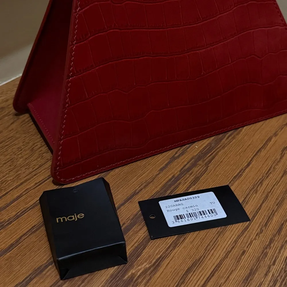 NWT  Embossed Croc Crocodile Leather Pyramid Handle Bag Red Strap Included - Image 6