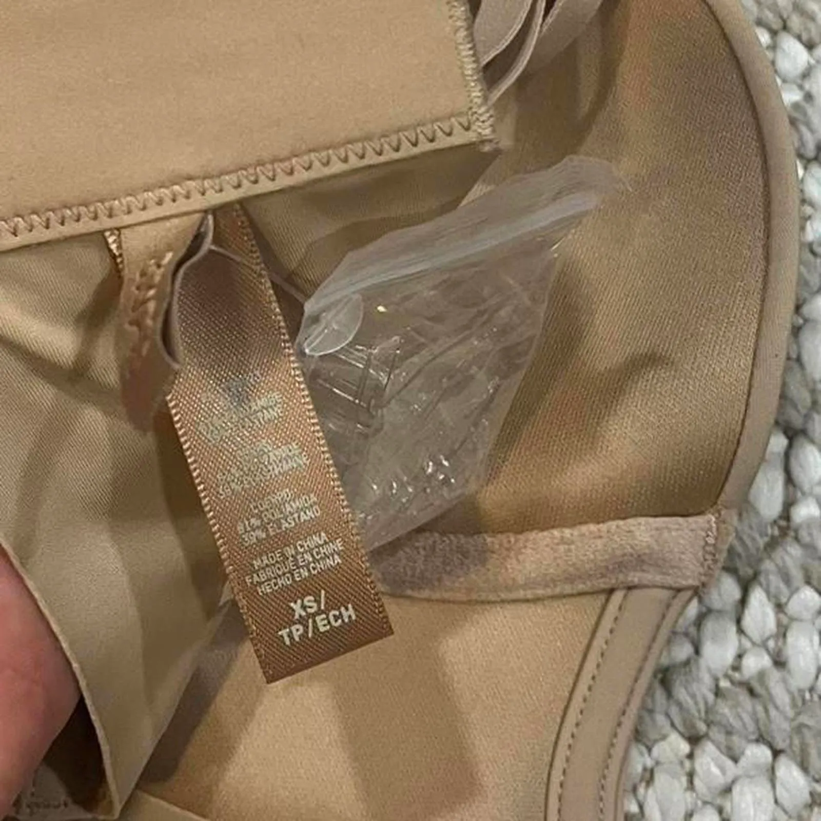 Skims Deep Plunge Shapewear Bra - Image 3