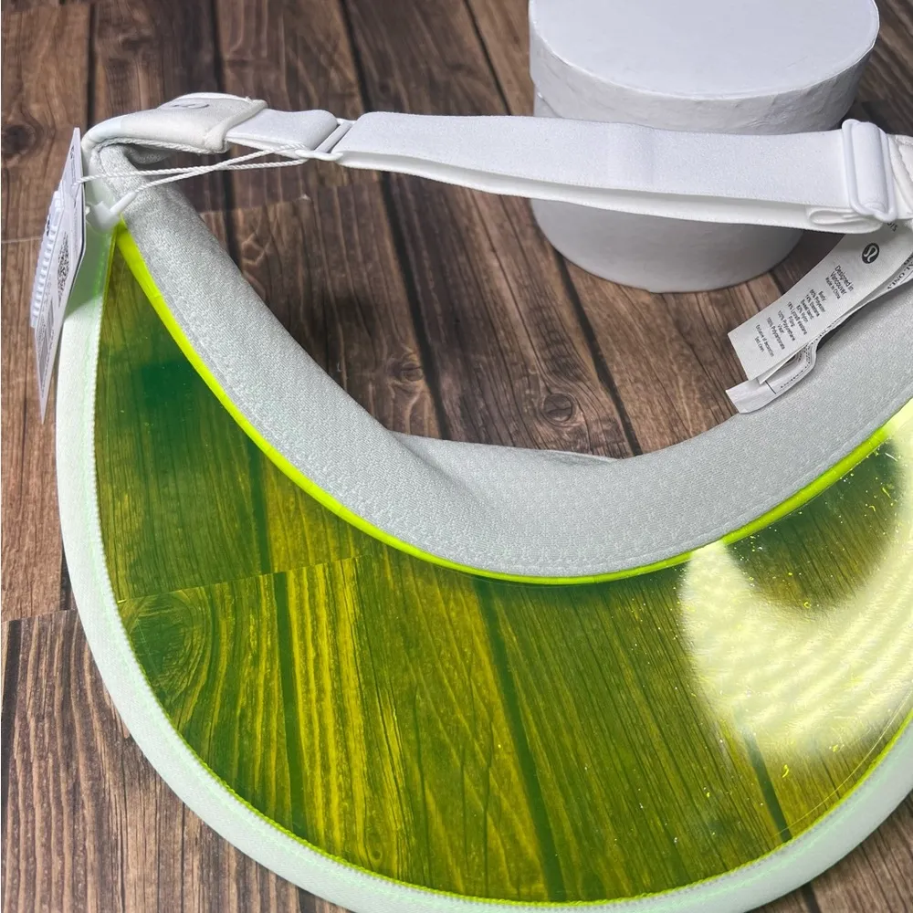 Translucent Visor NWT Adjustable One Size (Green White) - Image 11