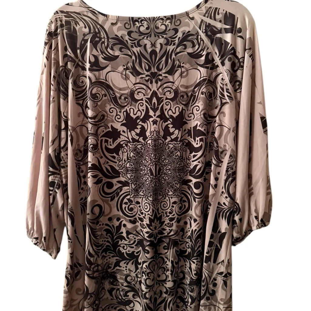Lavish  Black and Cream Patterned Tunic - Image 3