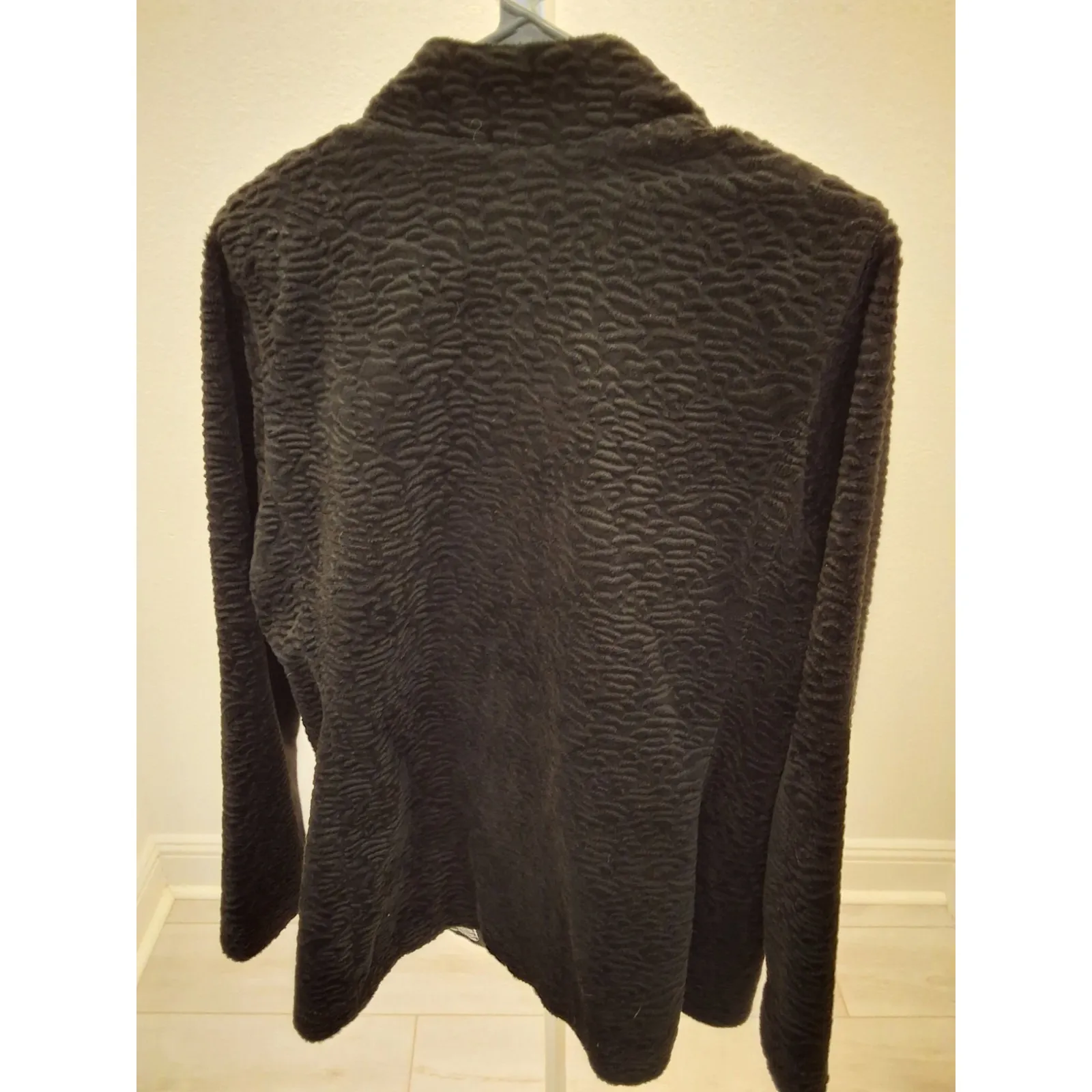 Caroll Addison Black Textured L Jacket w/ Patterned Lining & Zip Detail Size L - Image 3