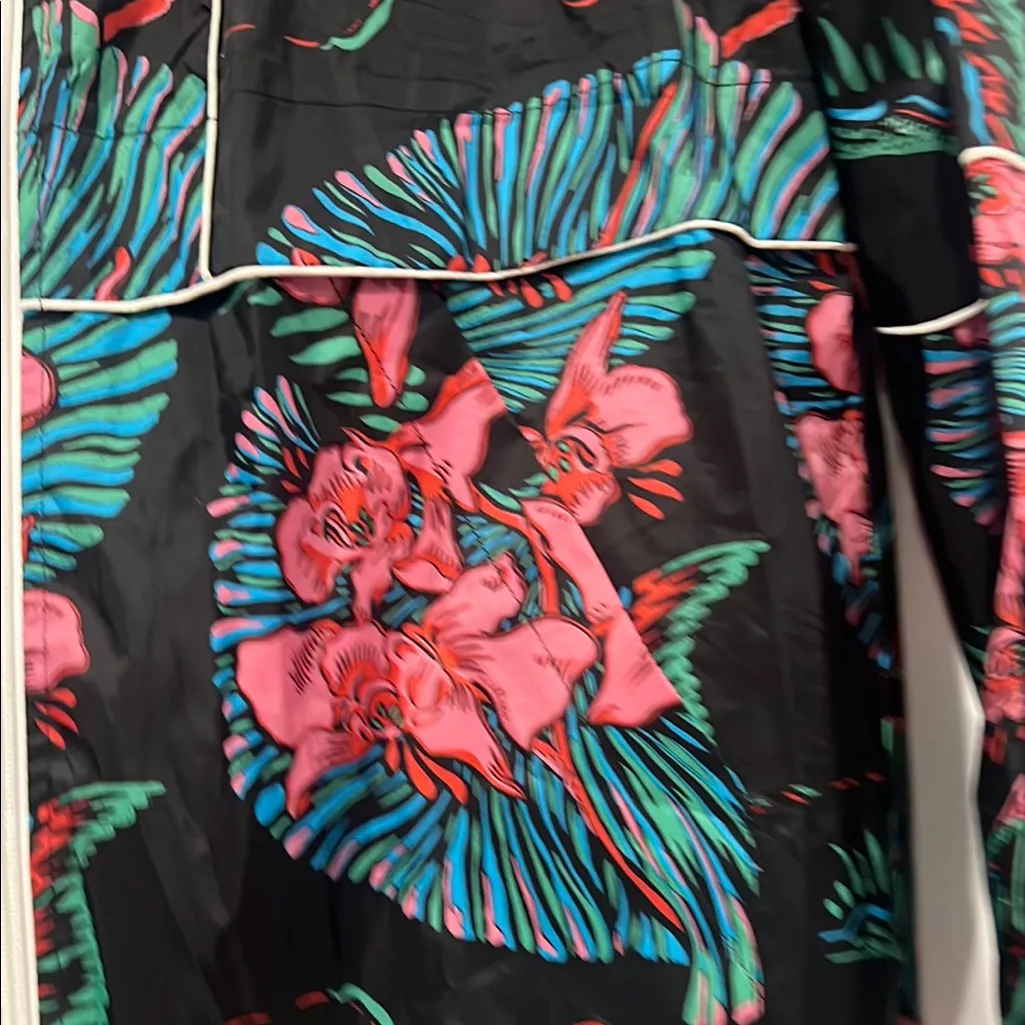 Levi's Floral Black windbreaker Jacket‎ women’s medium - Image 4