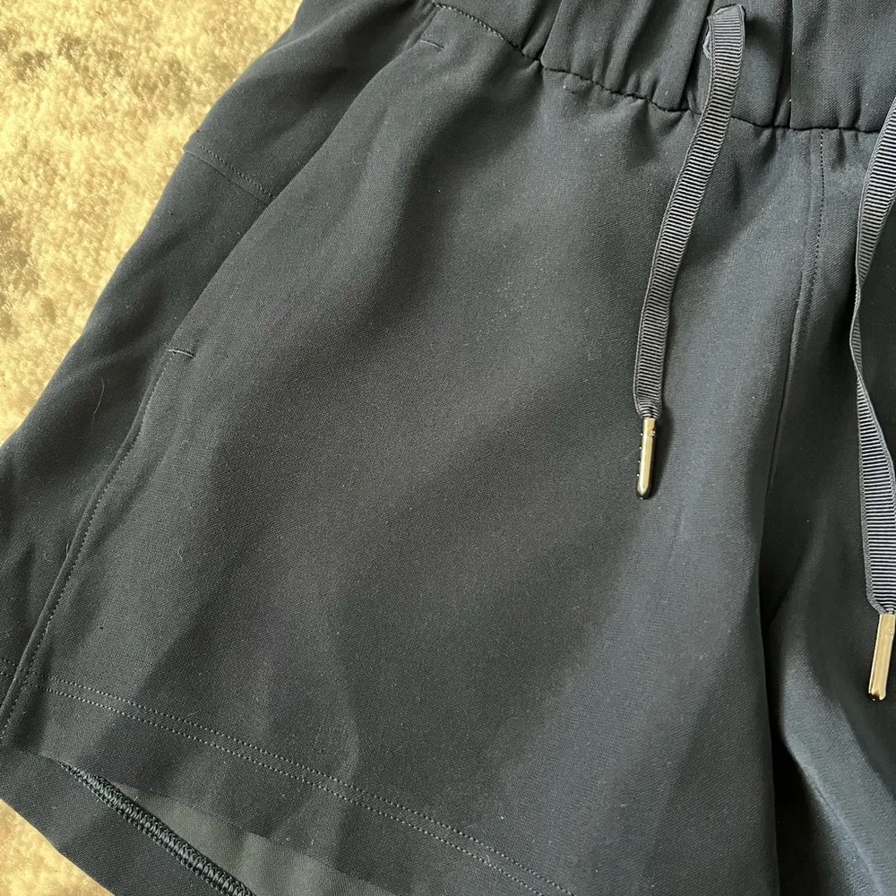 Lululemon On The Fly Short *Woven *2.5" True Navy - Image 8