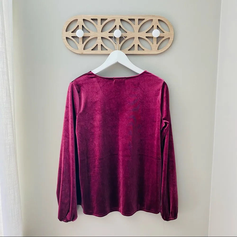 Altar'd State Long Sleeve Velvet Top Red Sz Small - Image 9