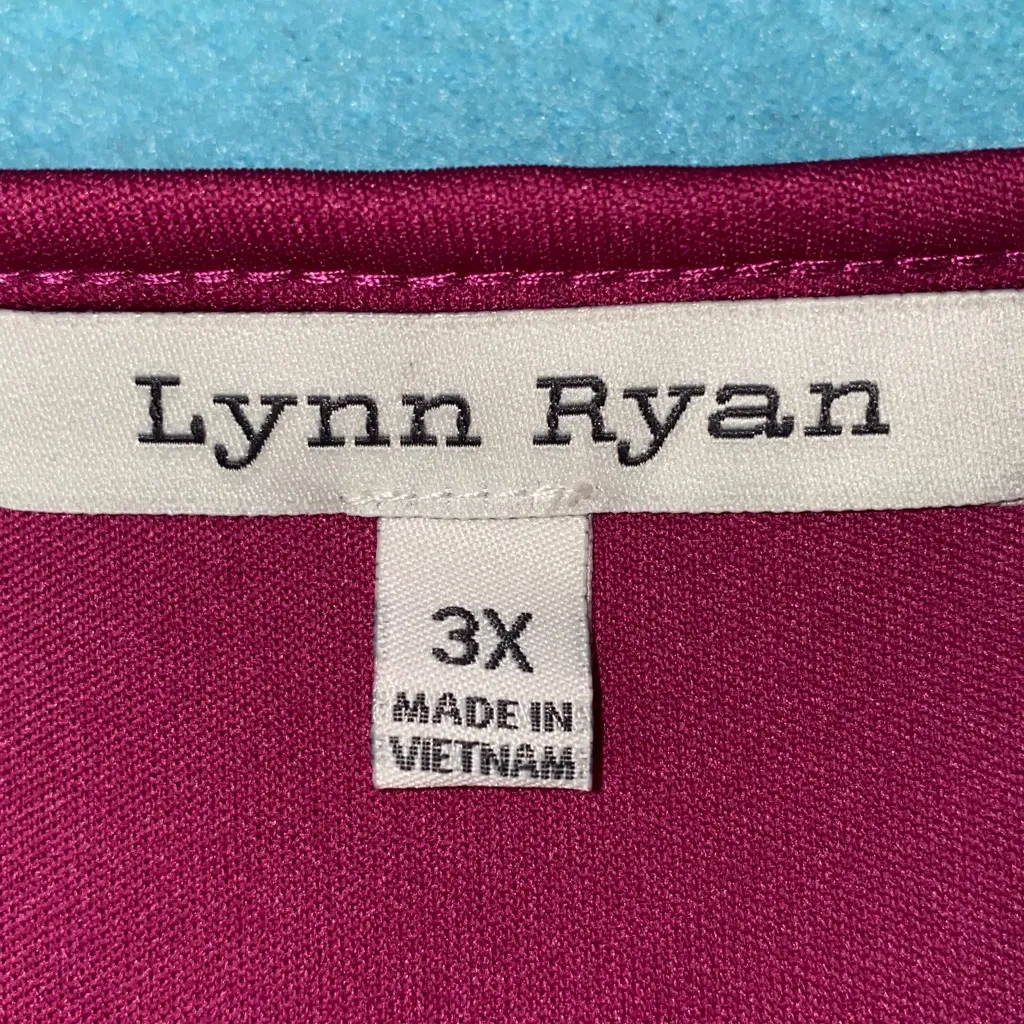 LYNN RYAN floral lace overlay poncho style attached tank top fuchsia size 3XL Purple - Image 6