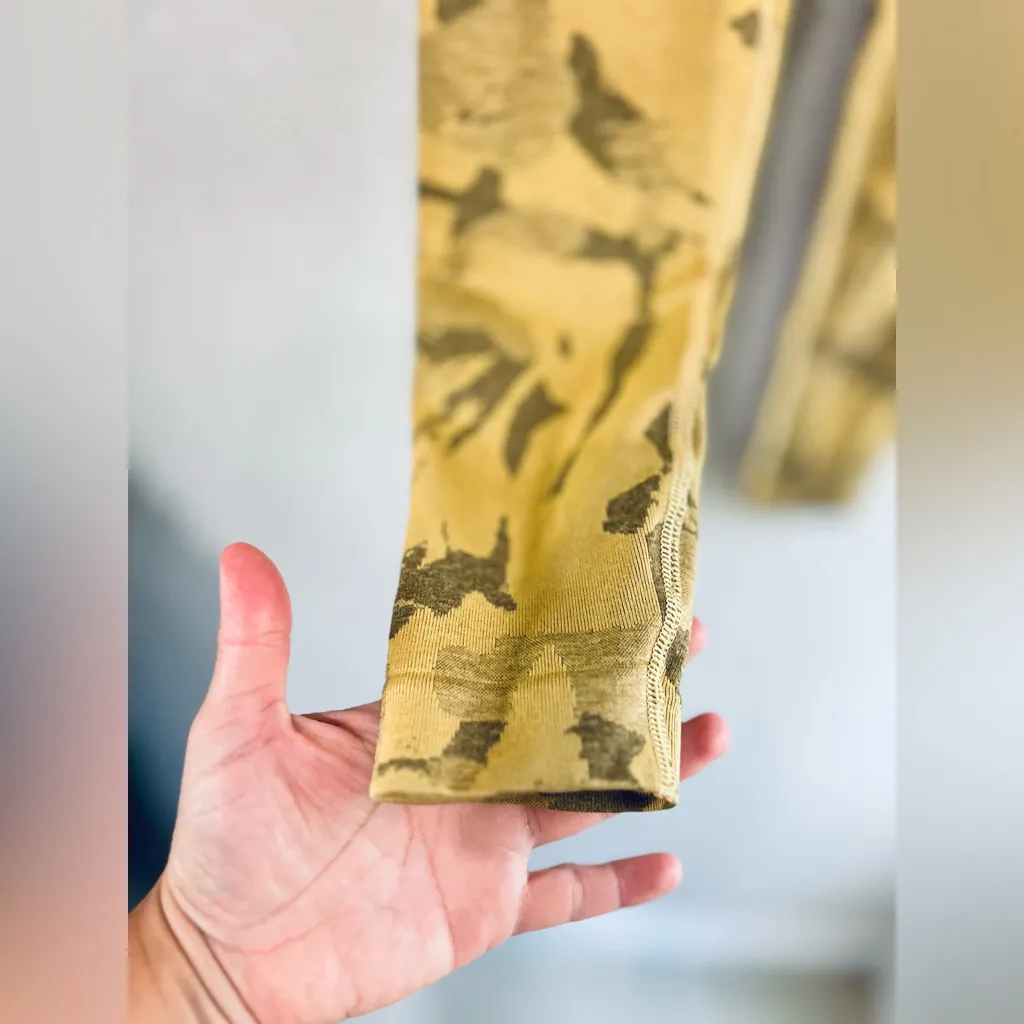 Gymshark Womens Adapt Camo Seamless Activewear Workout Leggings Savanna Yellow M - Image 14