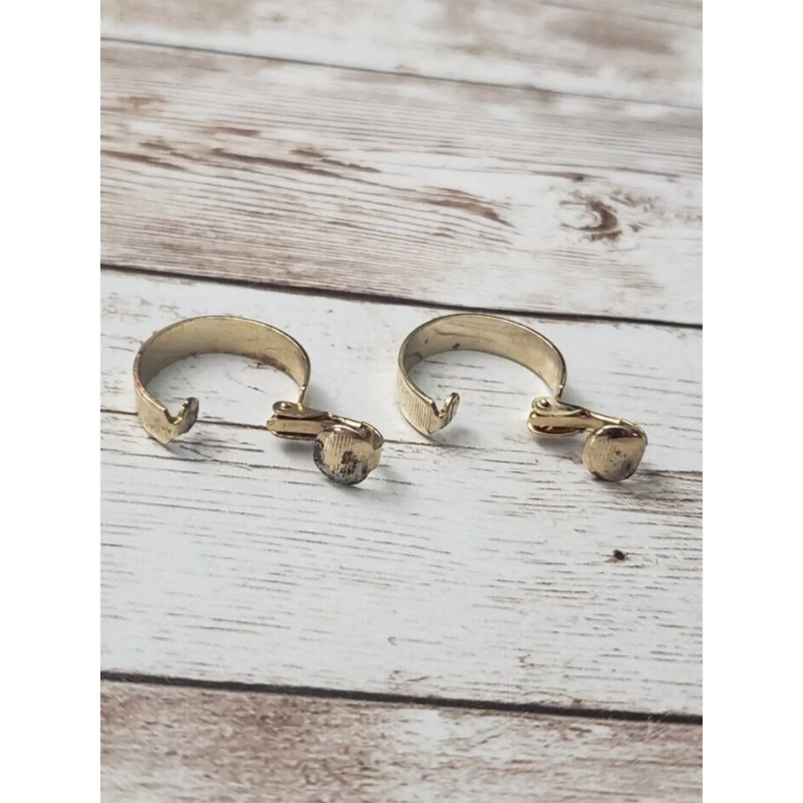 Vintage Clip On Earrings Gold Tone Hoop With Line Detail 0.75" - Image 4