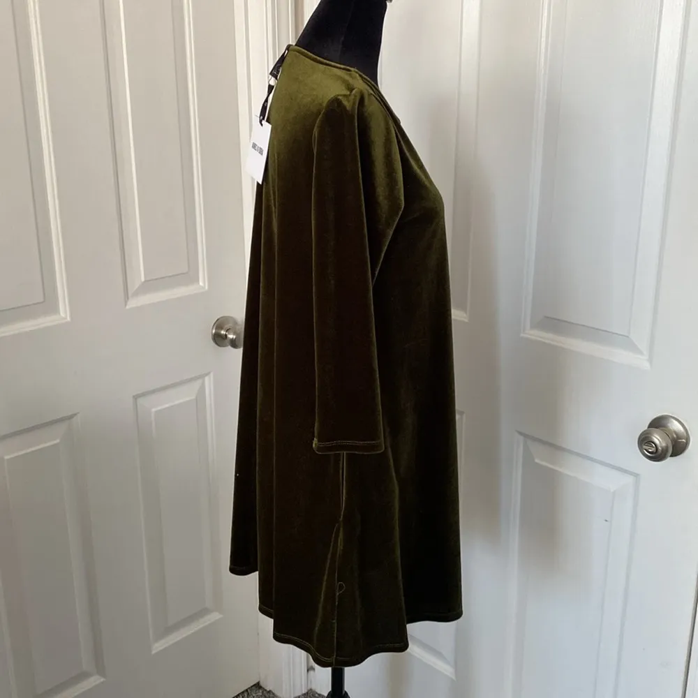 Agnes and Dora NWT Olive Green Velvet Dress - Image 10