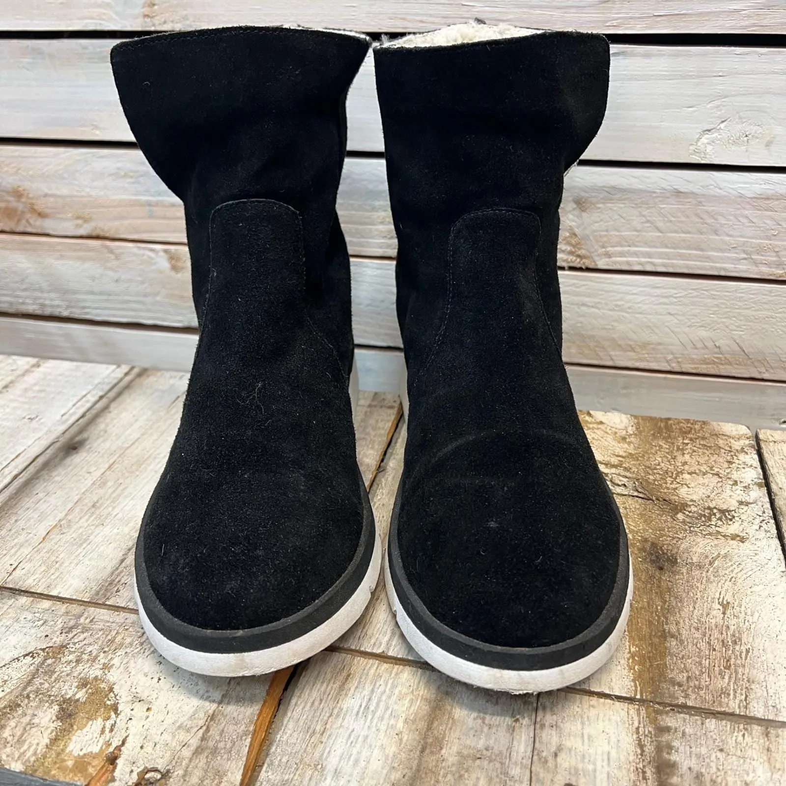Vintage Black Suede Shearling Lined Fold Over Ankle Boots Cozy Winter 8 - Image 6