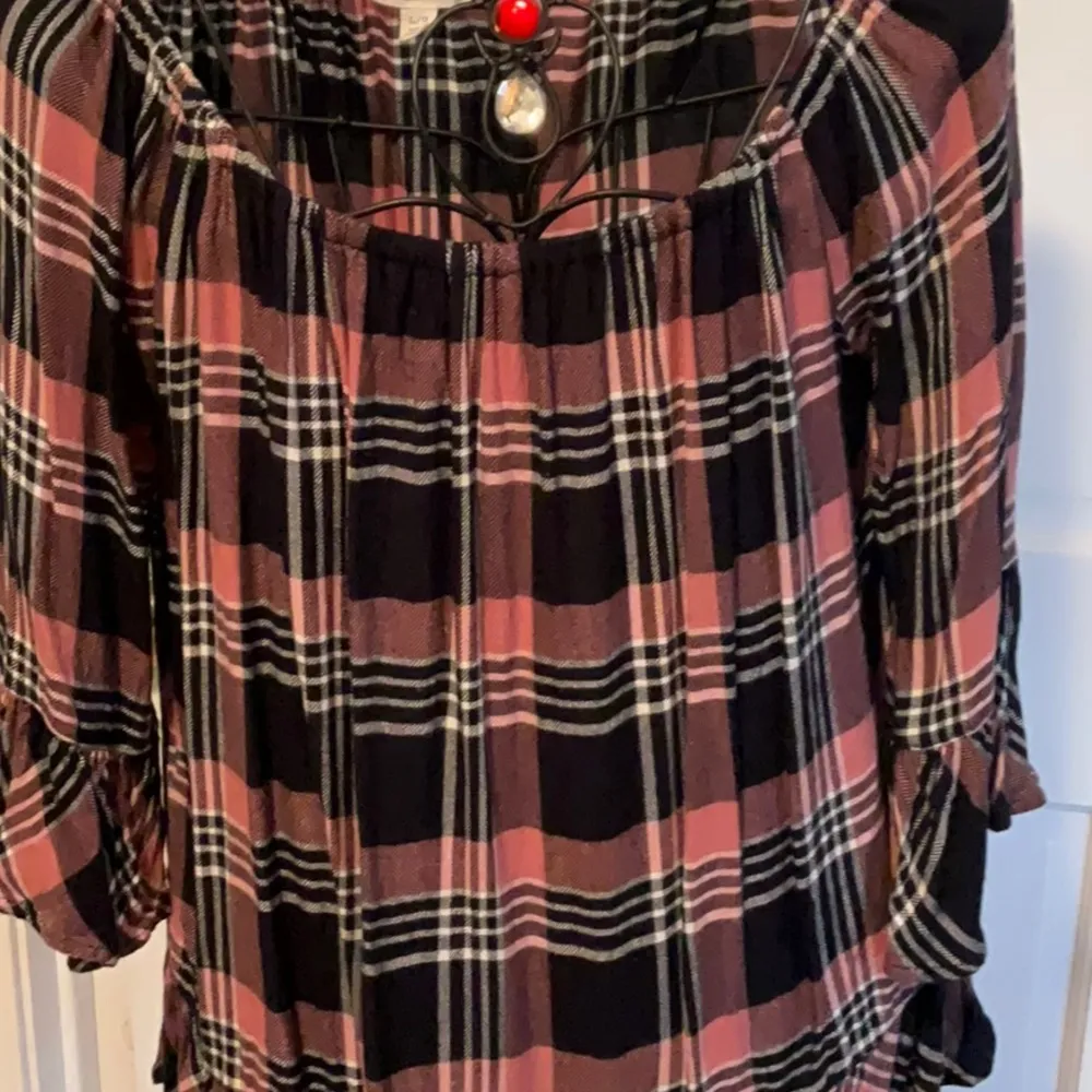 🍿🍿🍿BOGOHO🍿🍿🍿Plaid Women's Top in Pink and Black - Image 2