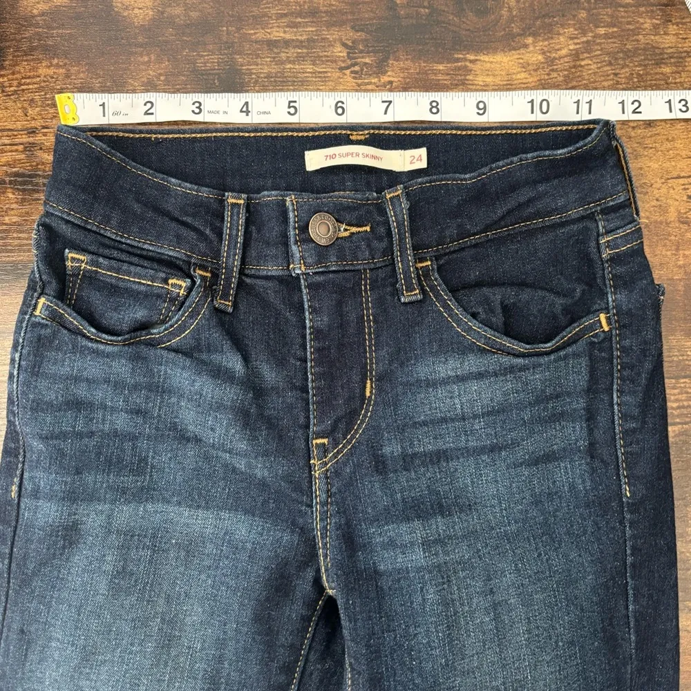 Levi's 701 Super Skinny Women’s Dark Wash Jeans Size 24 - Image 6