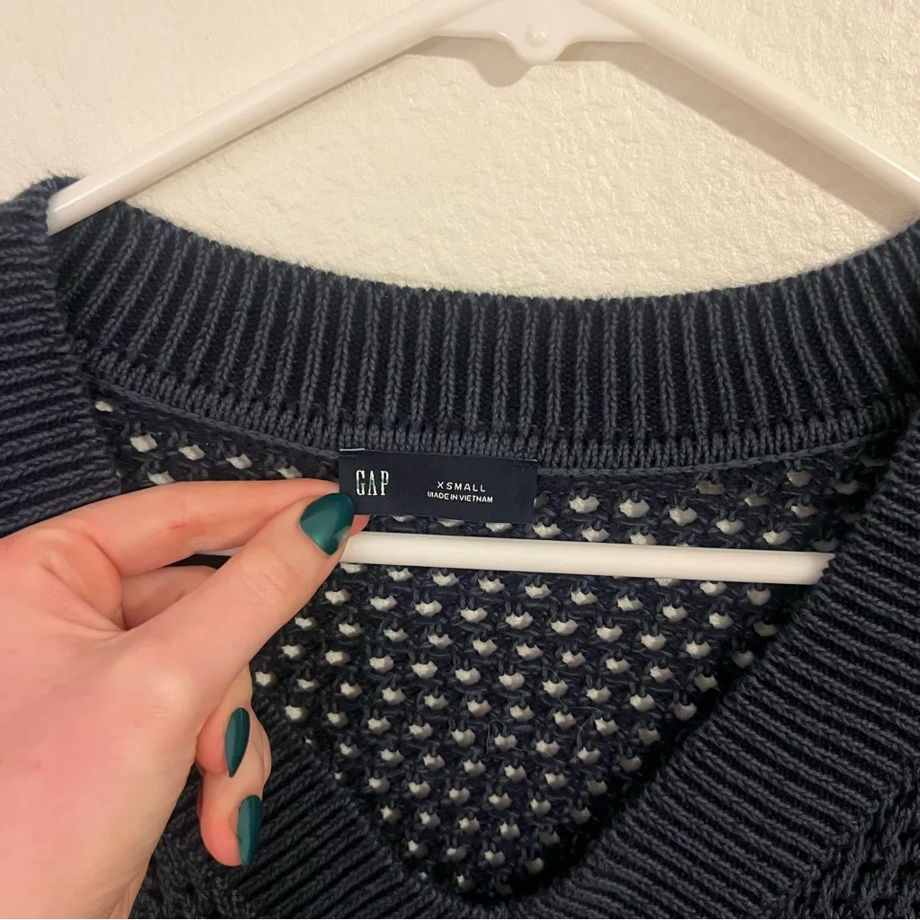 Gap Navy/Blue Cotton 24/7 Split-Hem Crochet V-neck Sweater - Image 5