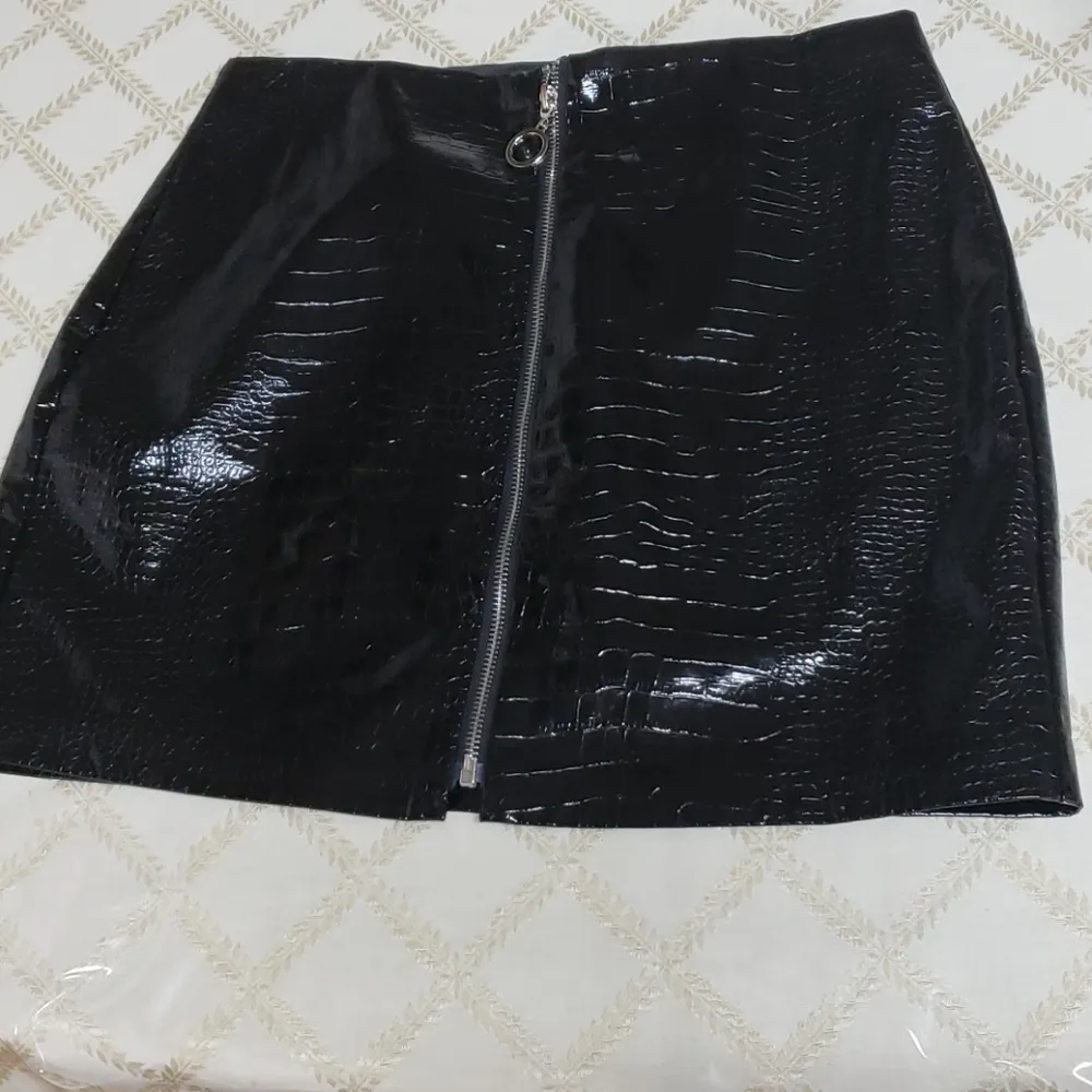 Faux-Leather Mini Skir - Image 8