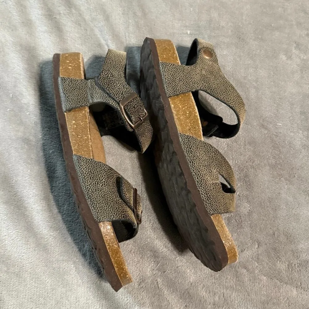 Cushionaire Sandals Women Brown Footbed Slingback Buckle Open Toe Size 8 Wide‎ - Image 4