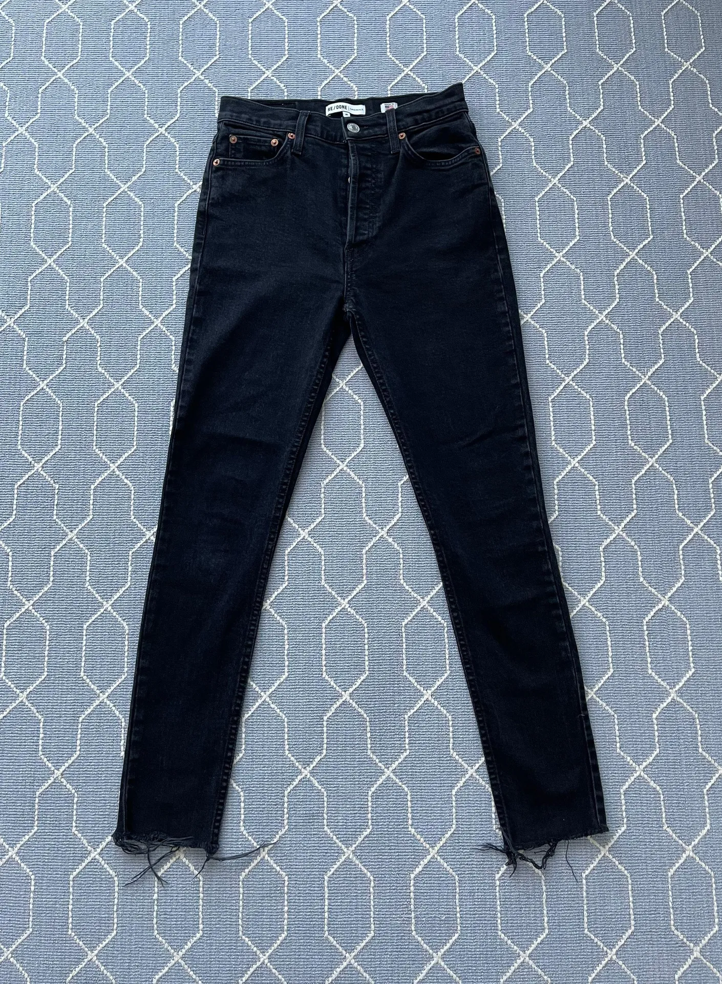 Originals High Rise Ankle Crop Black Raw Hem Jeans Size 28 (WORN ONCE) - Image 2