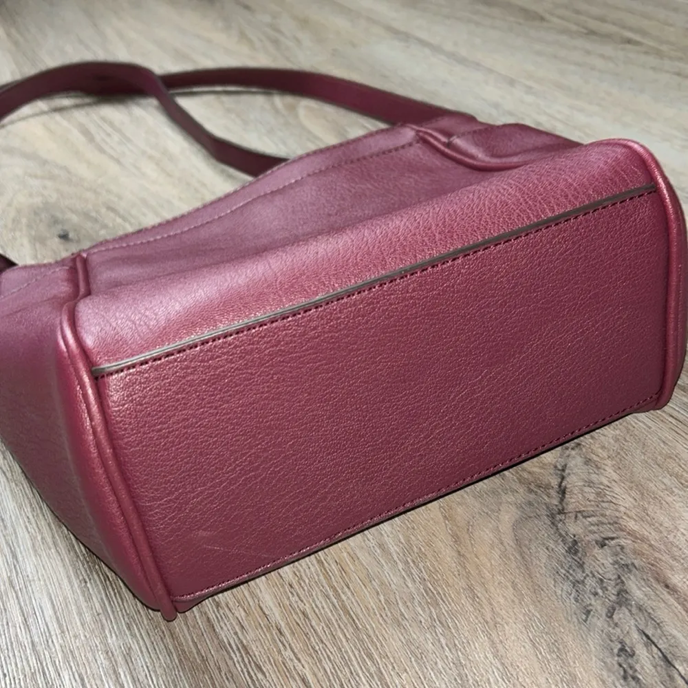 Liz Claiborne Faux Leather Crossbody Bag - Image 13