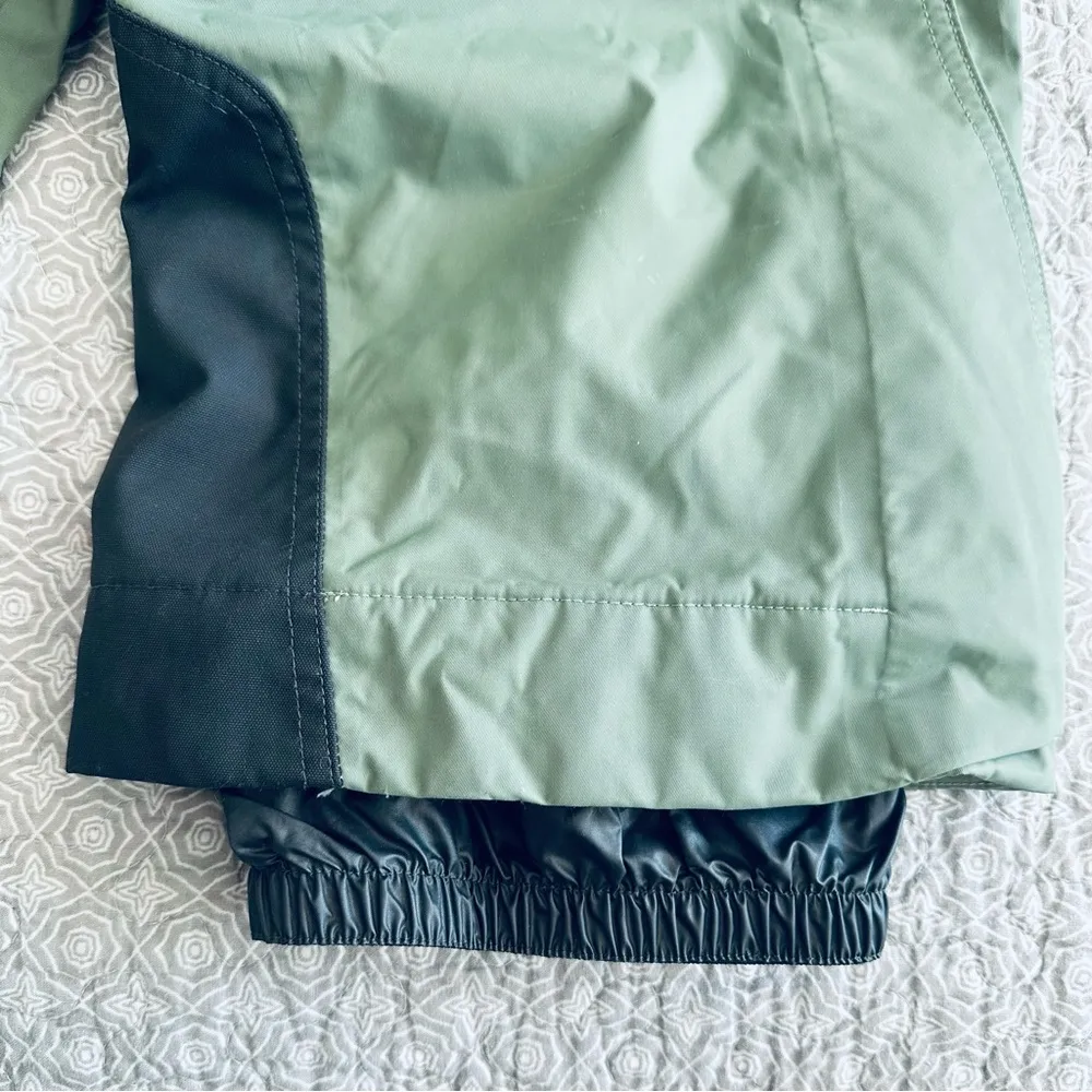 Mountain Hardware Women’s Sage Green Snow Ski Pants Size M Regular - Image 9