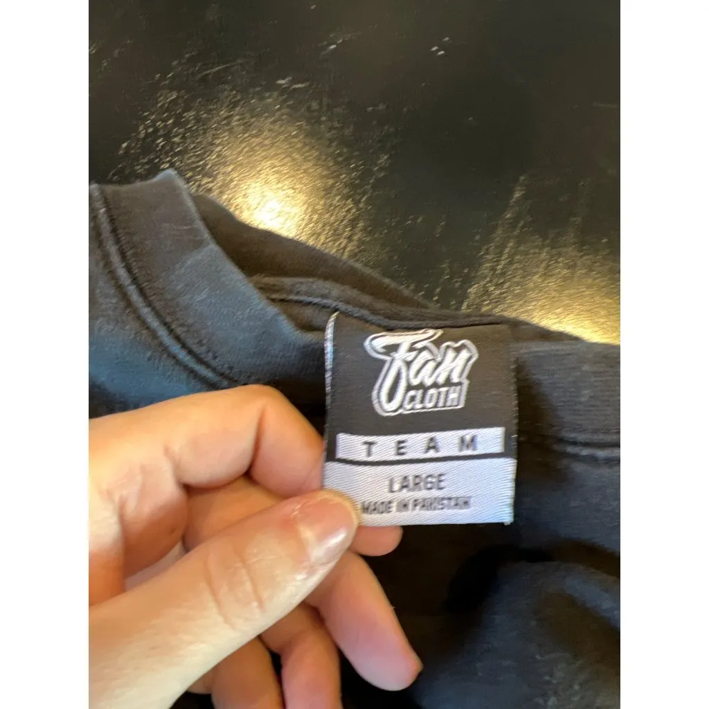 Fan Cloth Team L Tigers Black and White Crewneck Sweatshirt Size L - Image 4