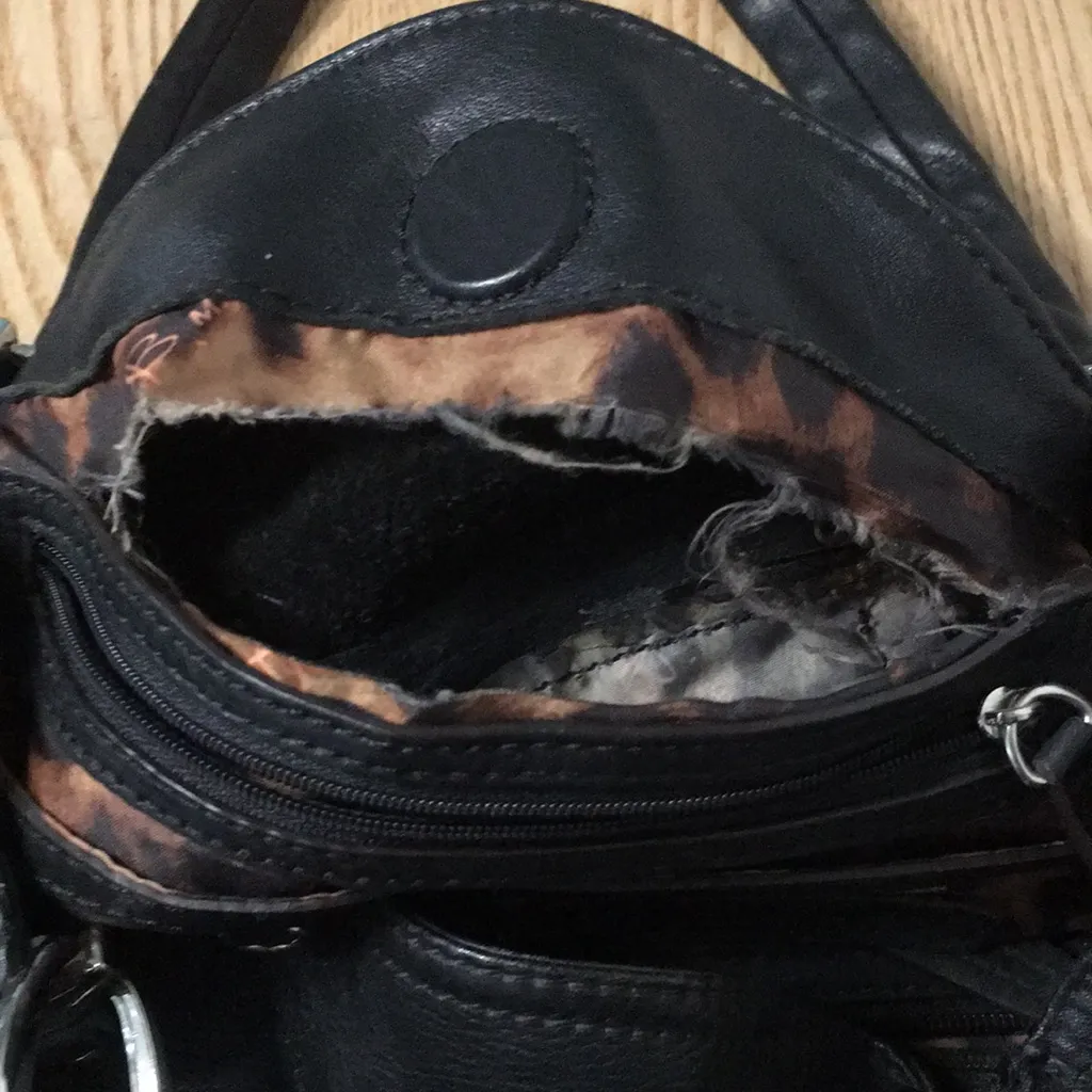 B Makowsky Leather Purse/Hand Bag Lots Pockets Black/Silver Nice Clean 16”x11” Black - Image 10