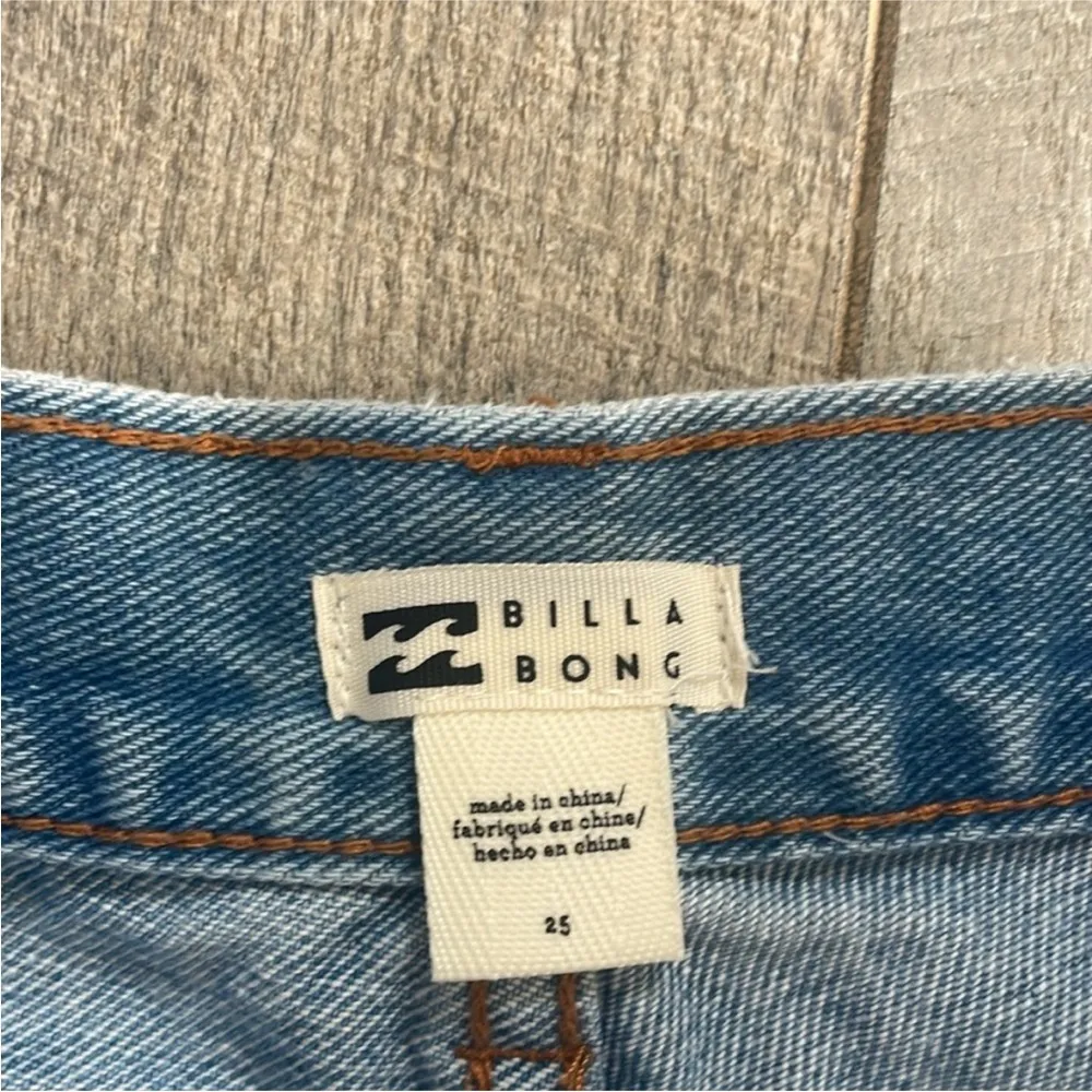 Billabong Size 25 High-Rise Distressed Denim Jean Shorts. - Image 3