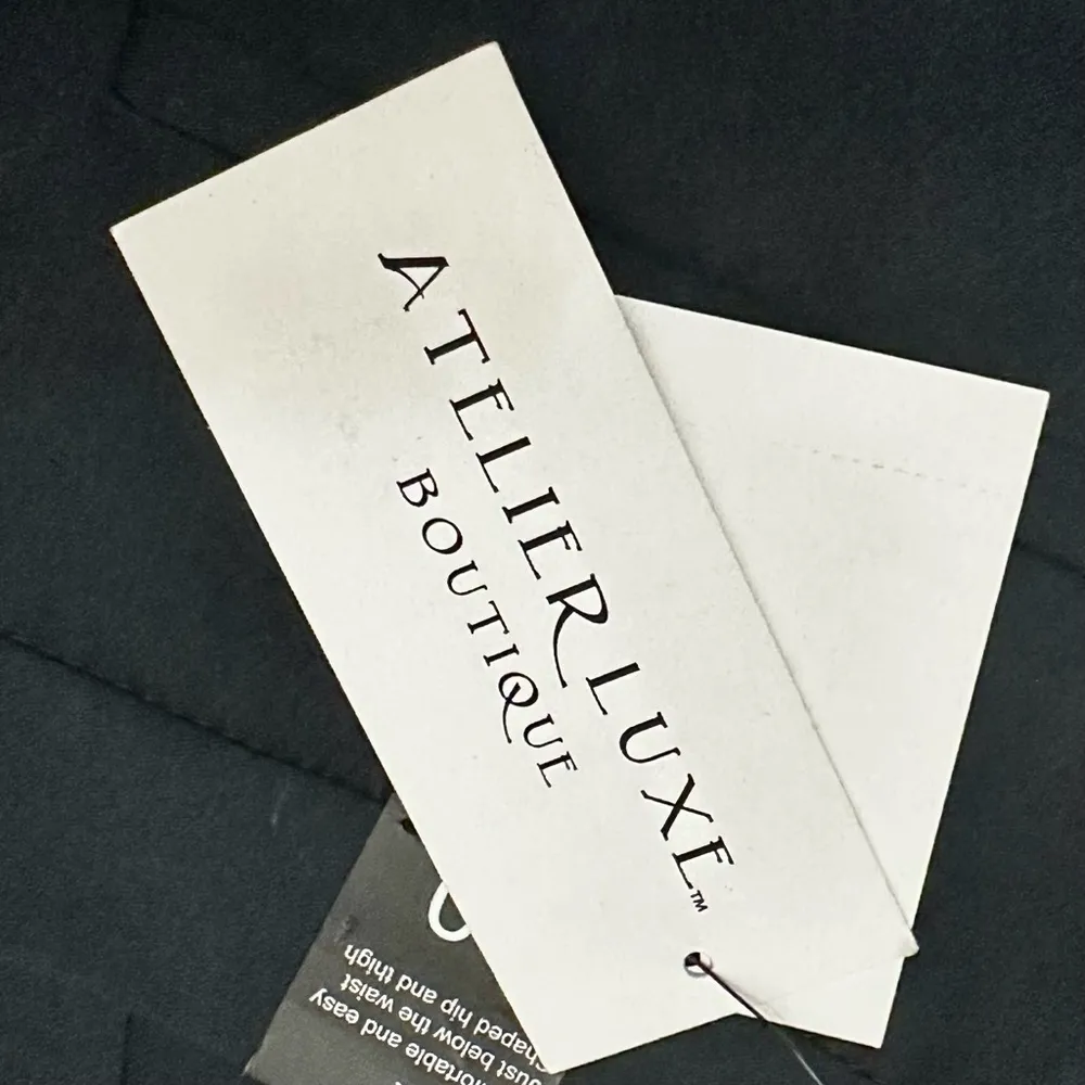 Blue Ankle Cropped Pants with Tailored Construction Elevated Classic Office Wear Size 10 - Image 4