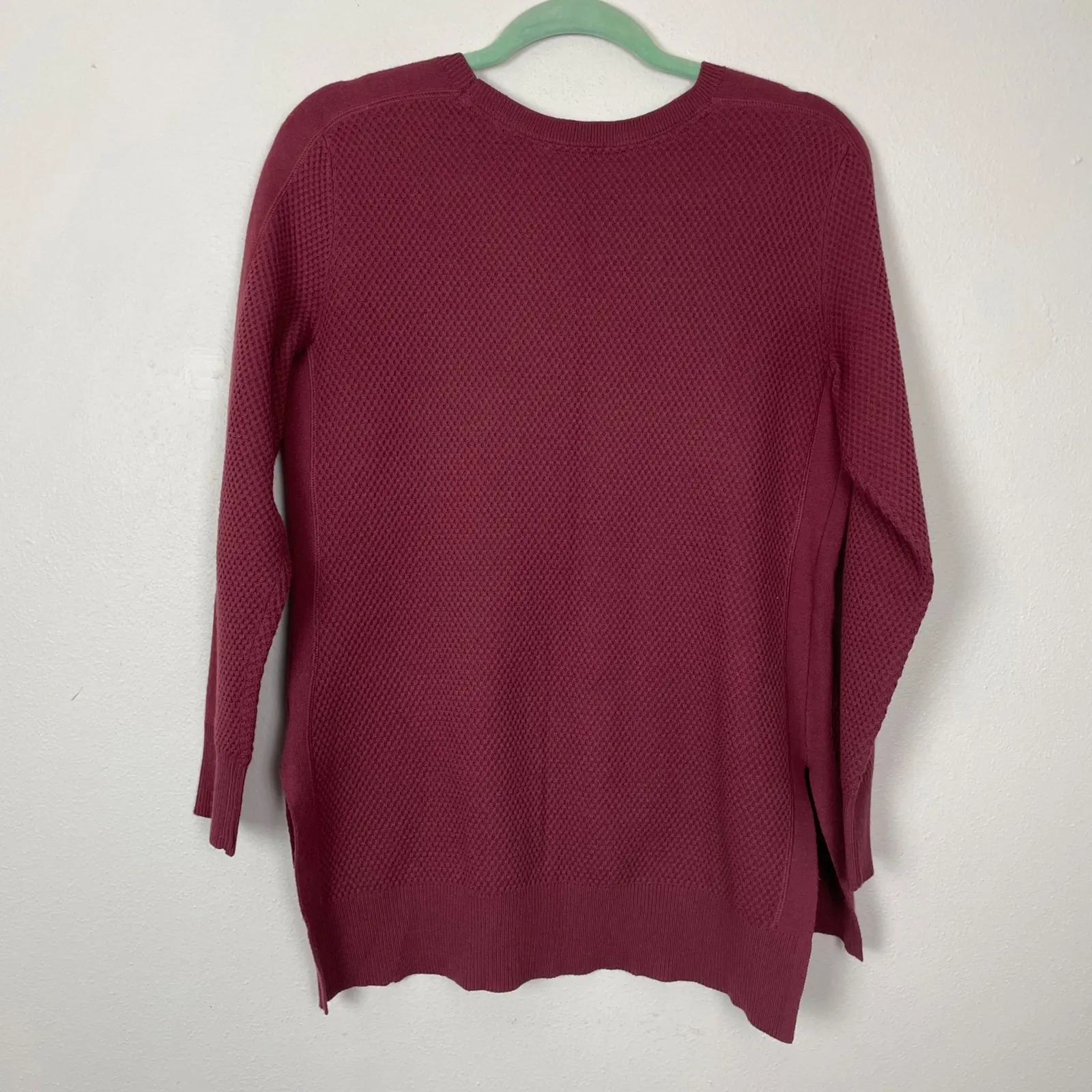 Athleta Woman's Sz‎ M Brick Red Waffle Knit Honeycomb Merino Wool Blend Sweater - Image 8