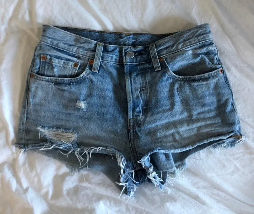 Levi Shorts - Image 2