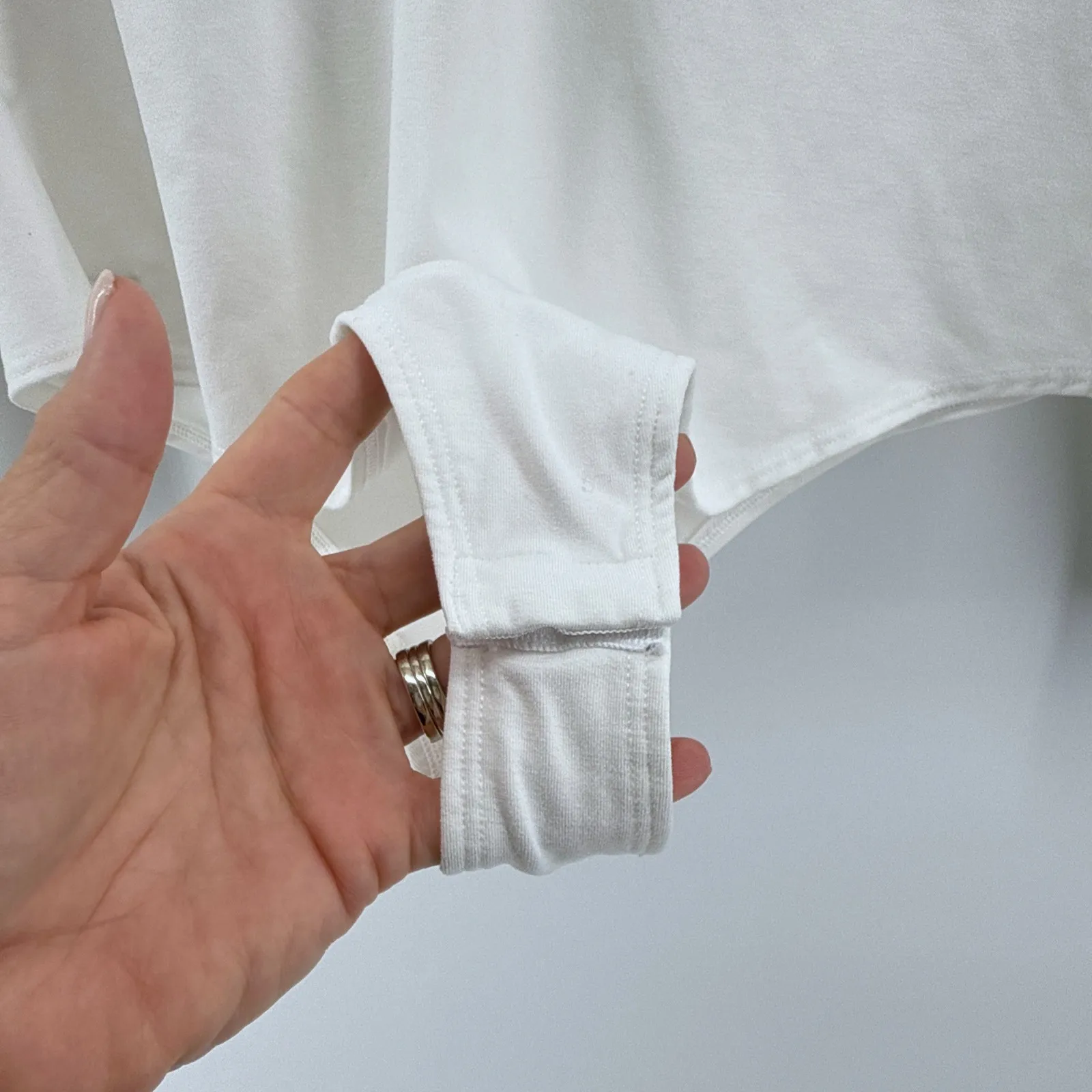 SPANX Women's Suit Yourself Long Sleeve Thong Bodysuit V-Neck White Size 1X - Image 4