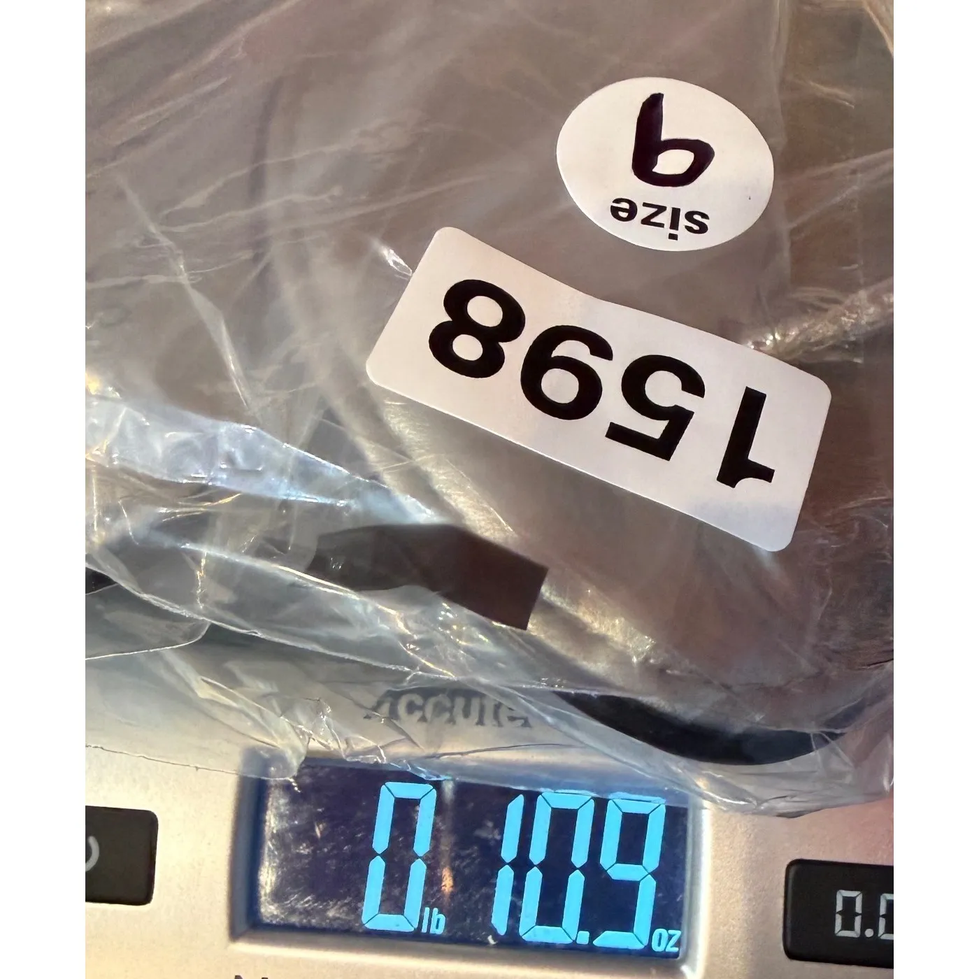 Italian Shoemakers Women 9 Sparkling Pearl Silver Thong Sandal Flip Flops Thrash - Image 8