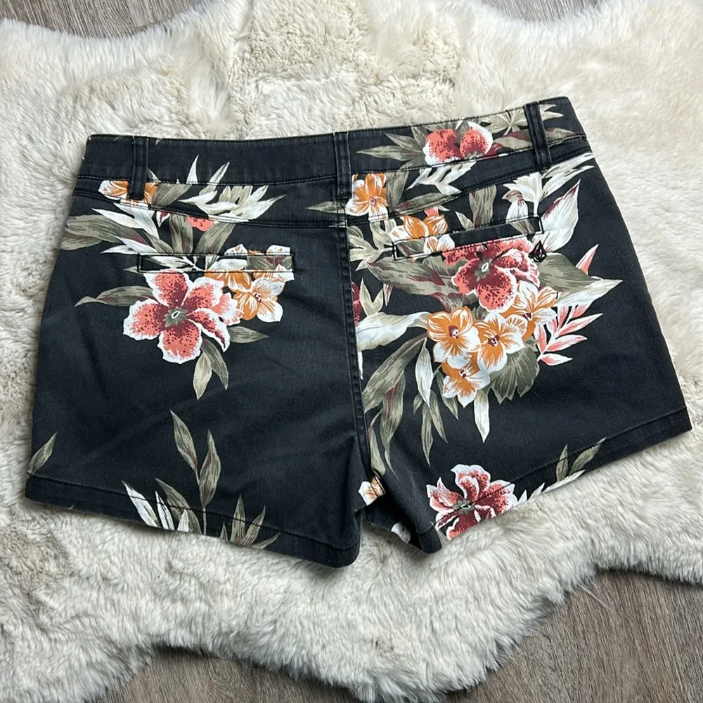 Volcom ‘Rockhickie’ Chino/Board Shorts Size 29 | Eco-Chic Meets Surf Style - Image 4