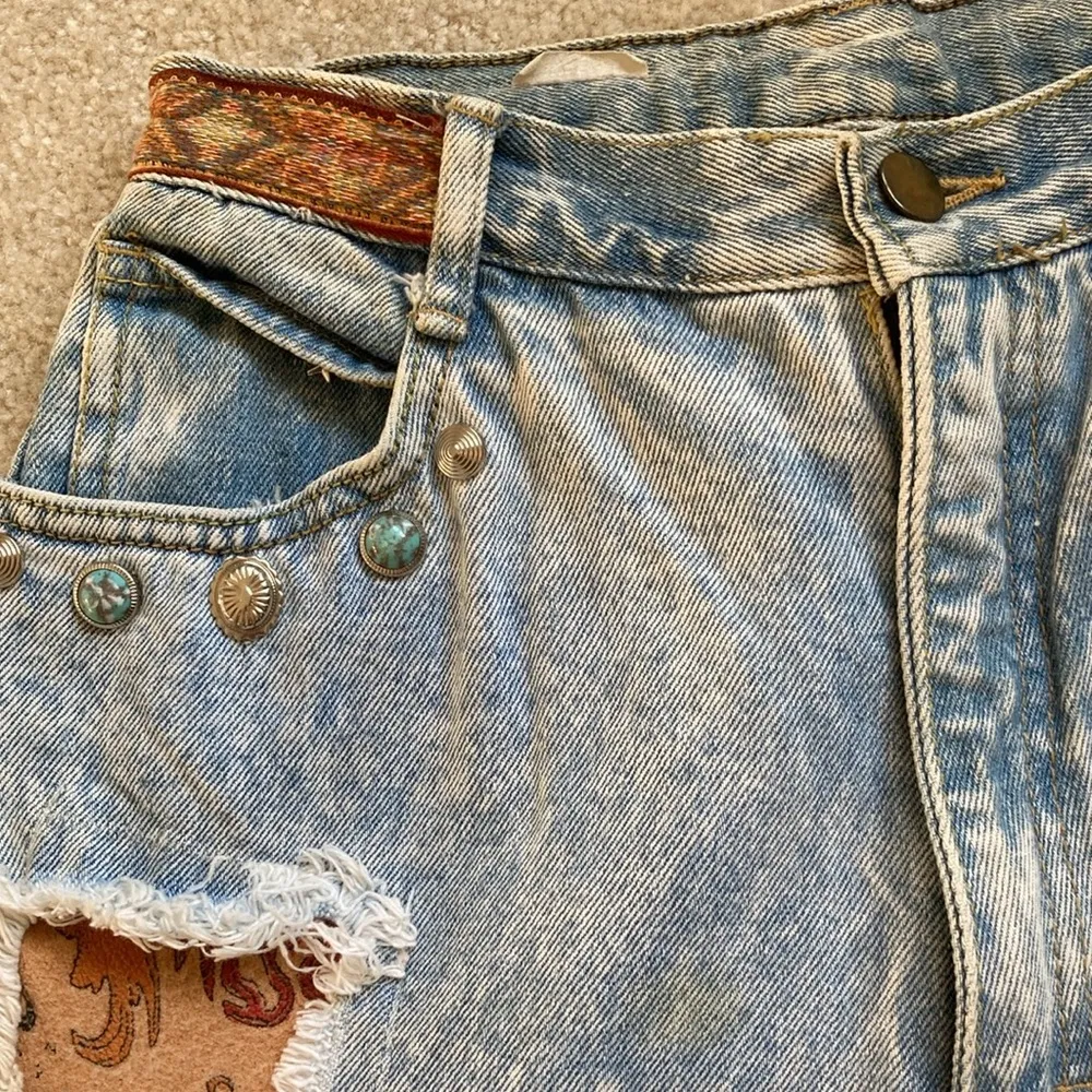 Southwestern Style High Waisted Distressed Jeans Patchwork Women Size 2 Vintage Blue - Image 5