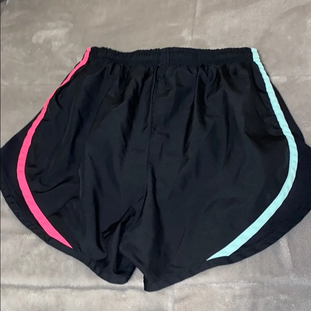 NIKE DRI-FIT SHORTS - Image 4