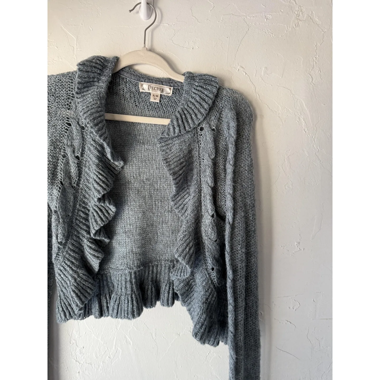 Decree Sweater Y2k XL‎ Gray Metallic Ruffle Open Cardigan Knit Cropped Soft - Image 2