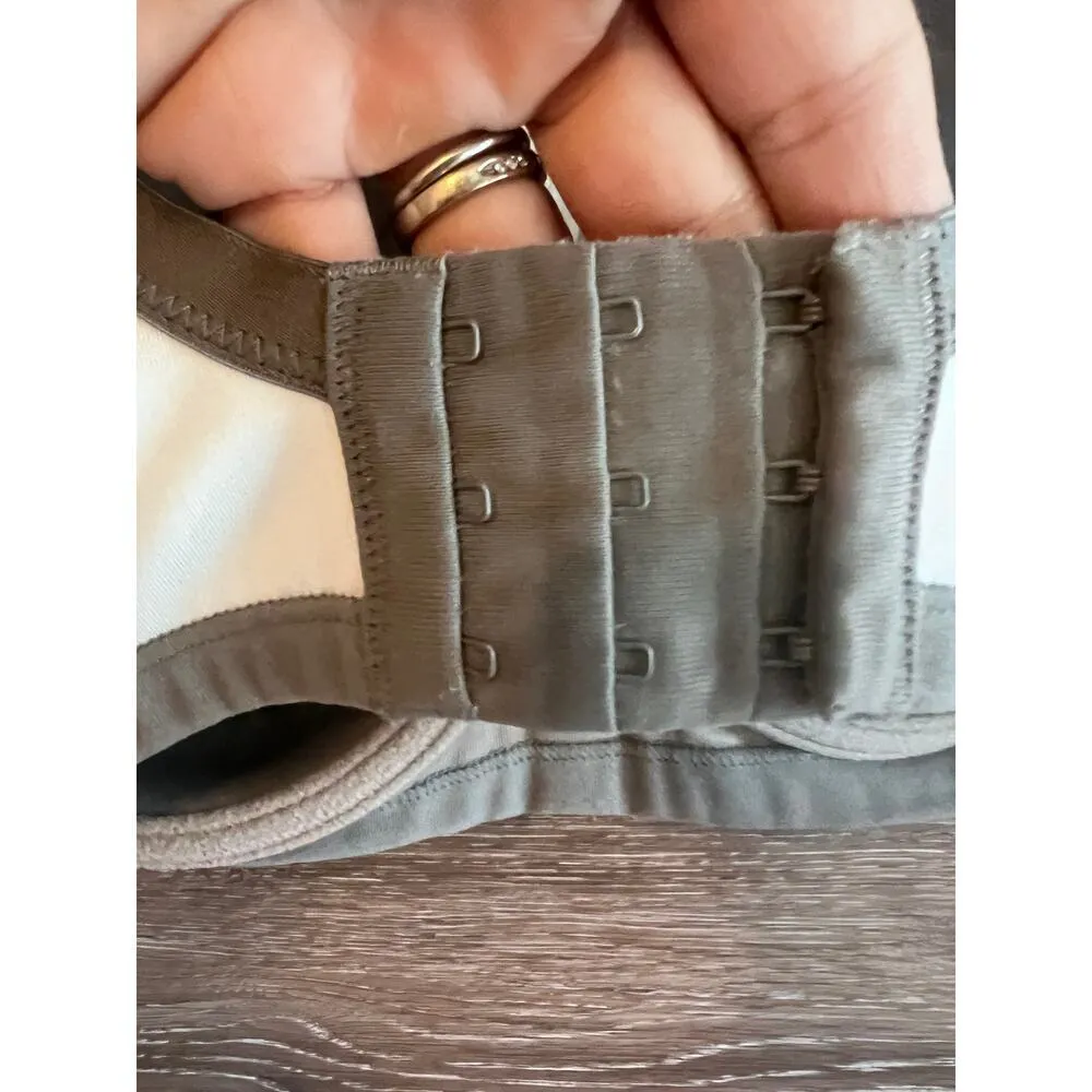 Natori Sports Bra White size 32D Adjustable Straps Under wire - Image 4