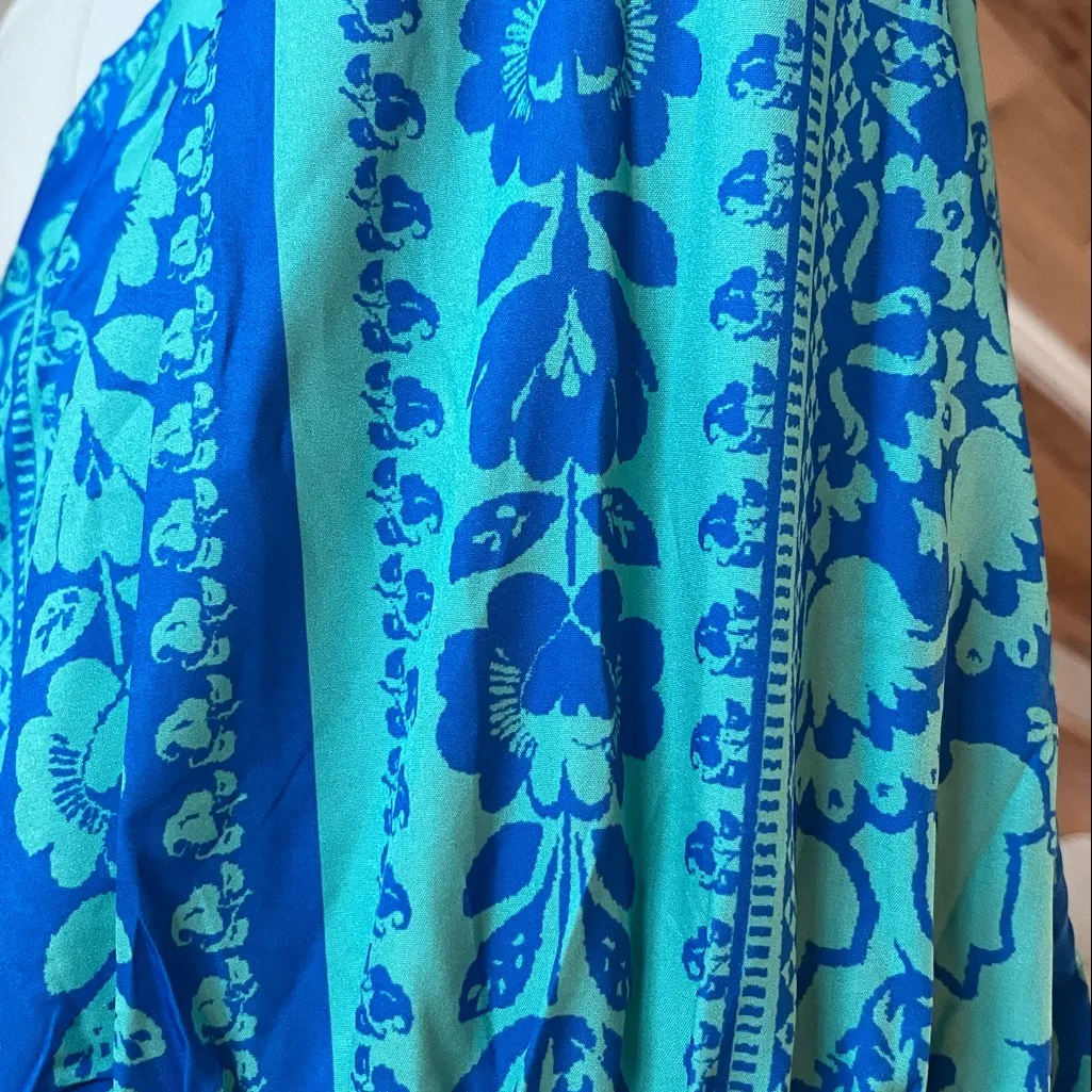 Spaghetti Strap Blue Green Floral Print Flowy Top New Size XS - Image 6