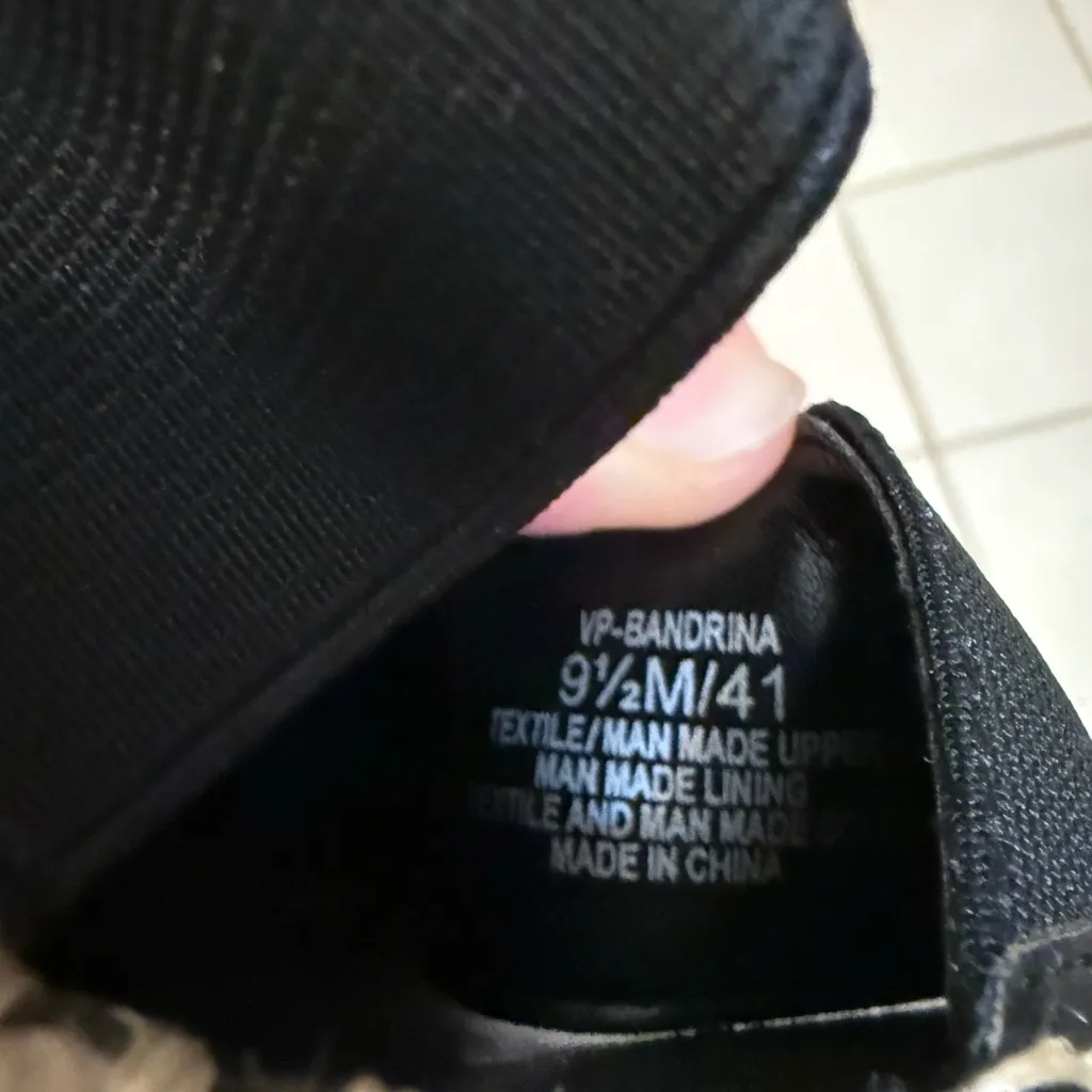 Vince Camuto | Black and White Wedge Sandals size 9.5 - Image 10