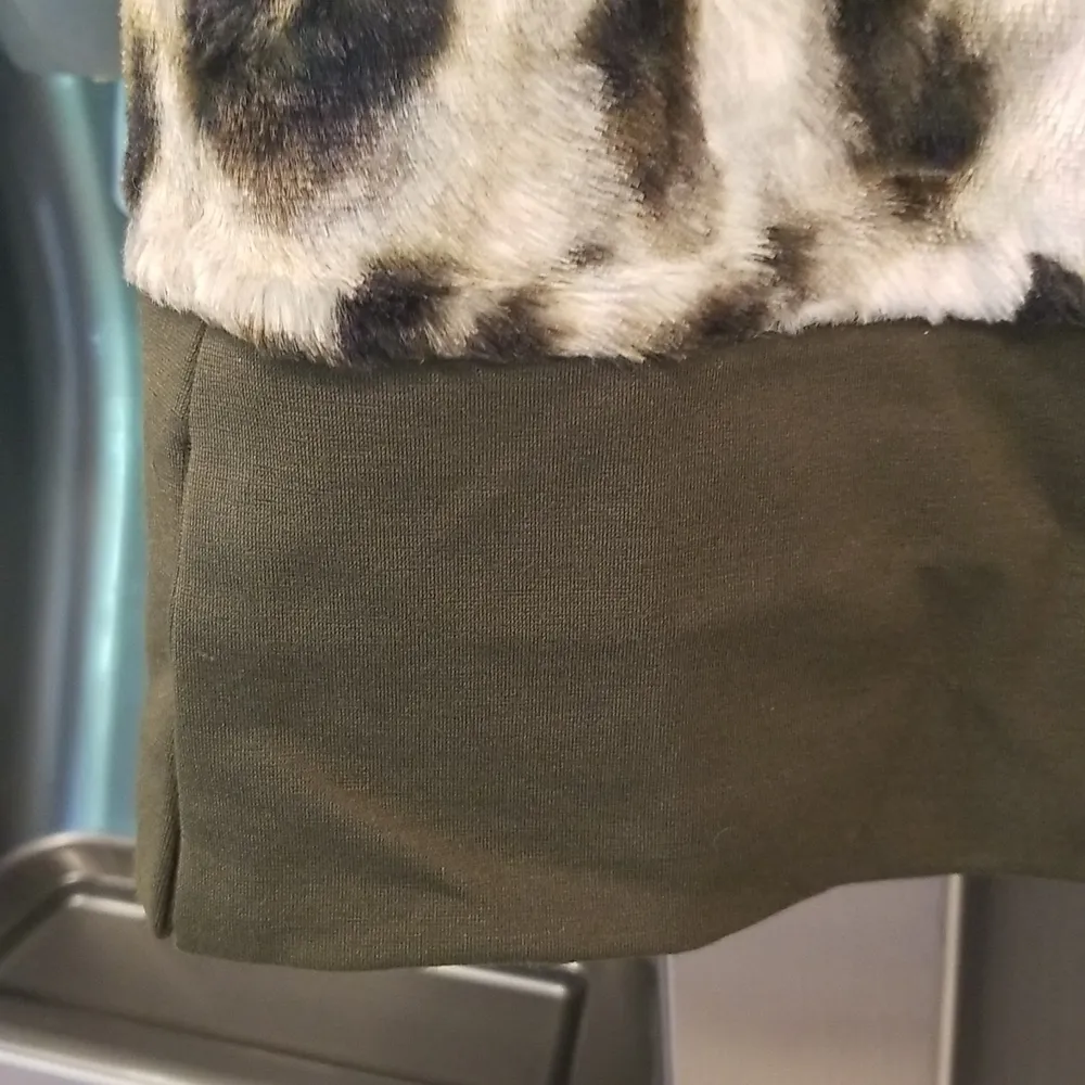 💕TRINA TURK💕 Joyful Top ~ Faux Fur Sleeveless Tank Top Animal Print NWT - Image 6