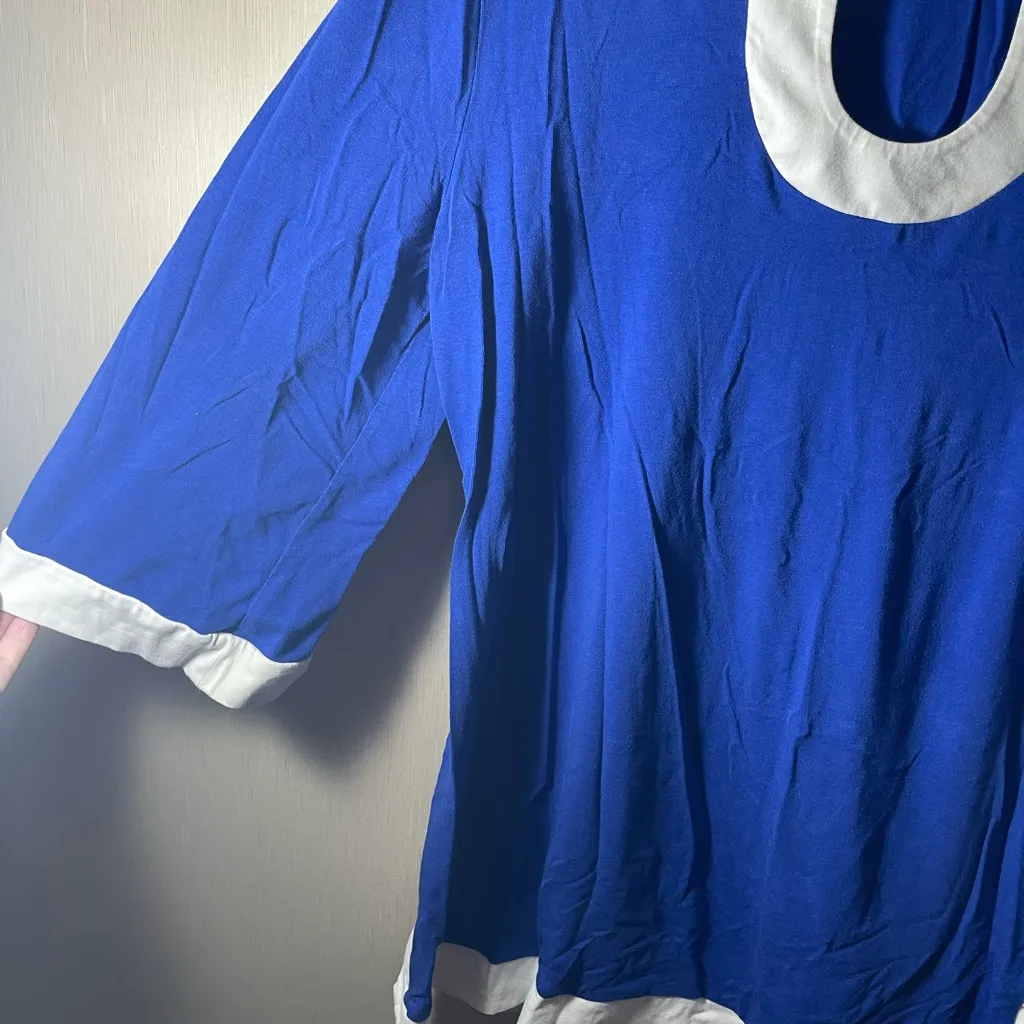 Soft surrounding blue white rounded cut out neck line tunic side split large - Image 3