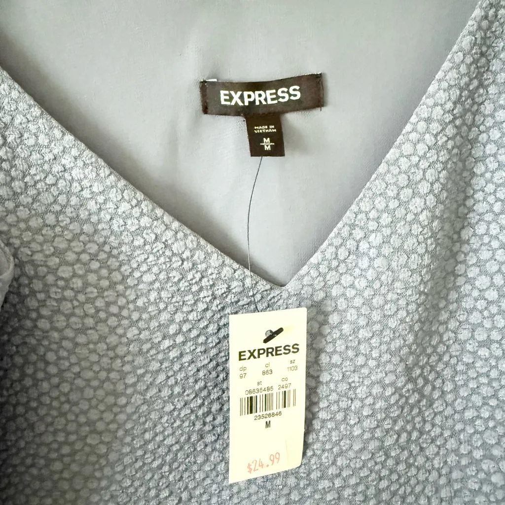 NWT Express Textured Camisole in Blue Pebble Pattern - size M - Image 4