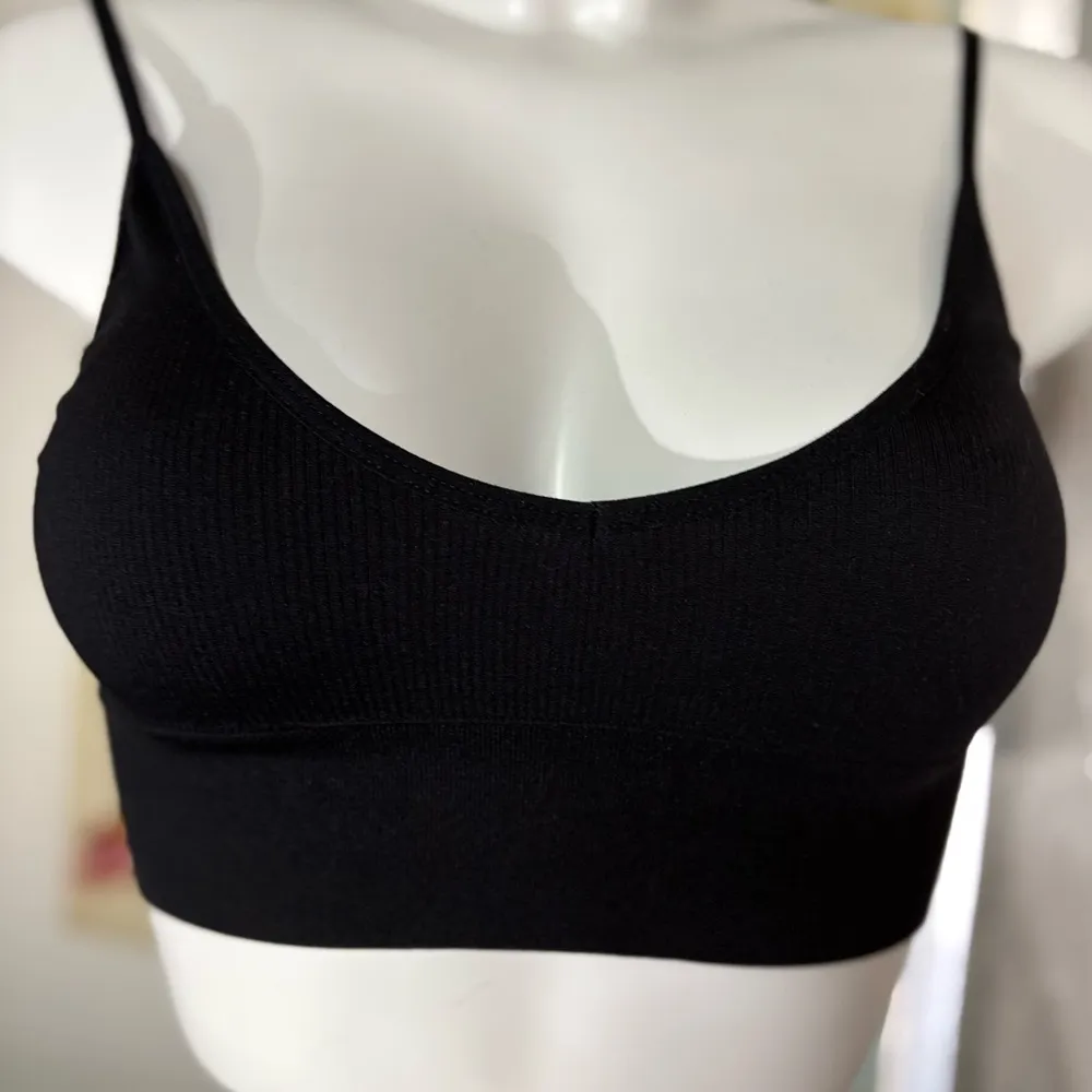 Woman’s seamless ribbed wireless low back low V bralette size XS - Image 11