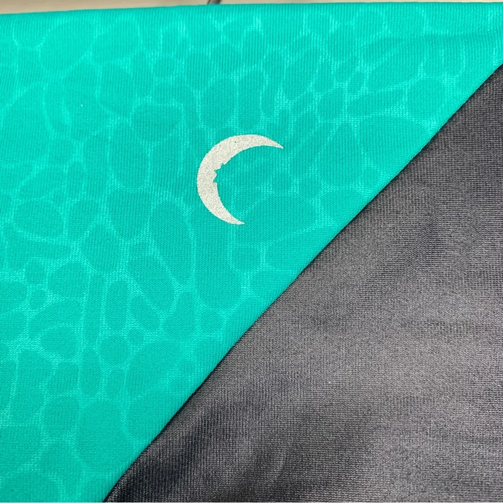 Zyia Active Jade River Stone Metallic Light n Tight
High Rise 7/8 Legging - Image 9