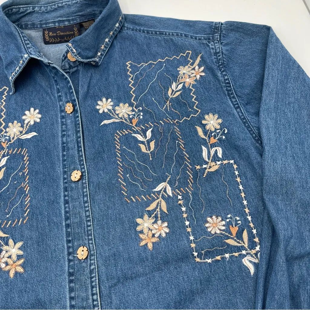 New Direction Floral Embroidered Blue Denim Jean Shirt Jacket Women’s Large - Image 6