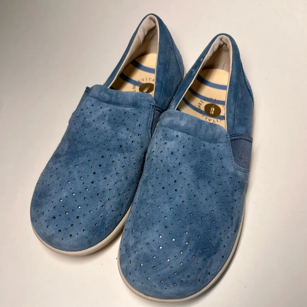 Revitalign Orthotic Nubuck Slip - Image 3