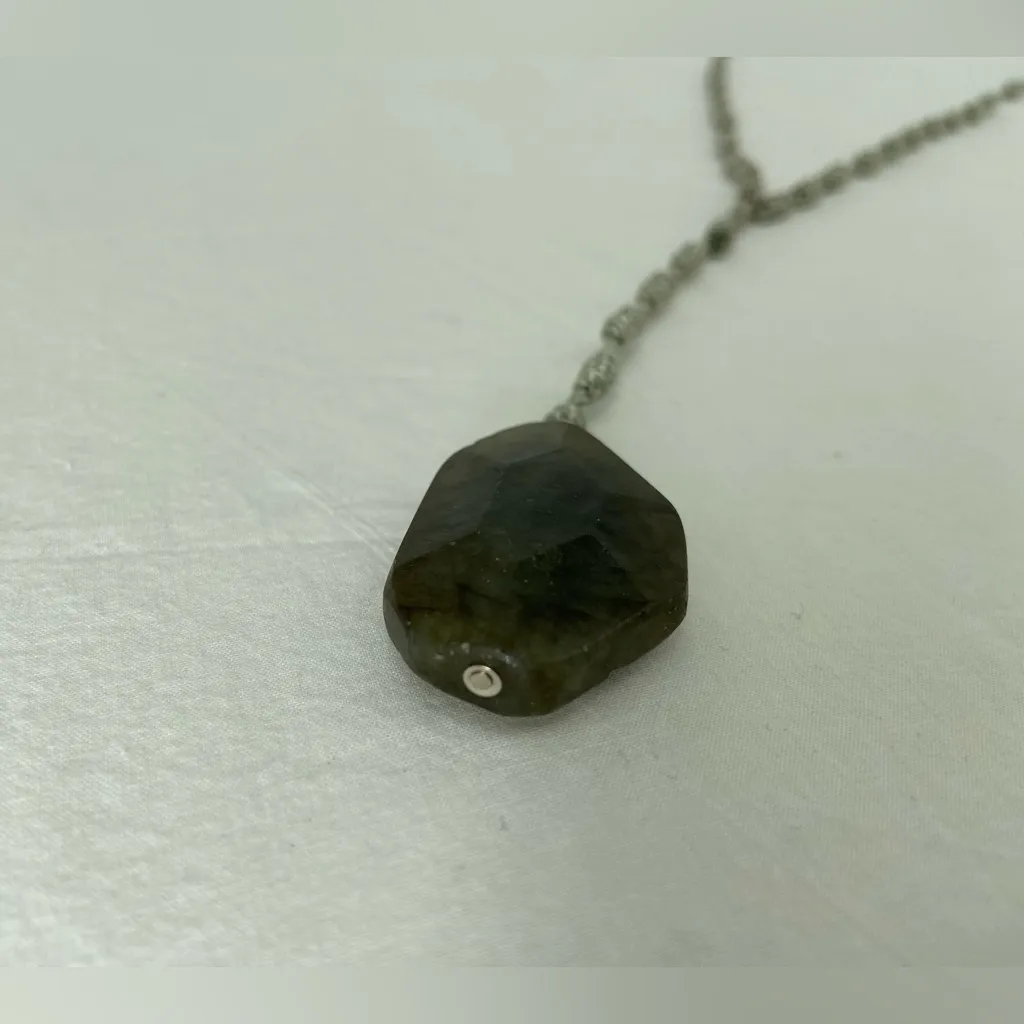 Labradorite‎ Pendant on Macrame String 16.5” Long, Lariate Style Gray - Image 7
