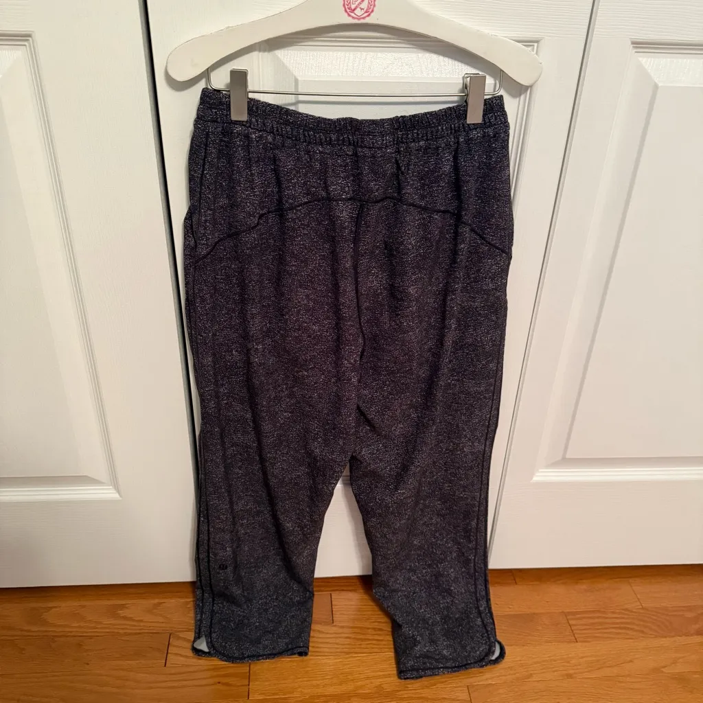 Lululemon Keep It Classic Crop *23" in White Noise Alpine White Black - Image 3